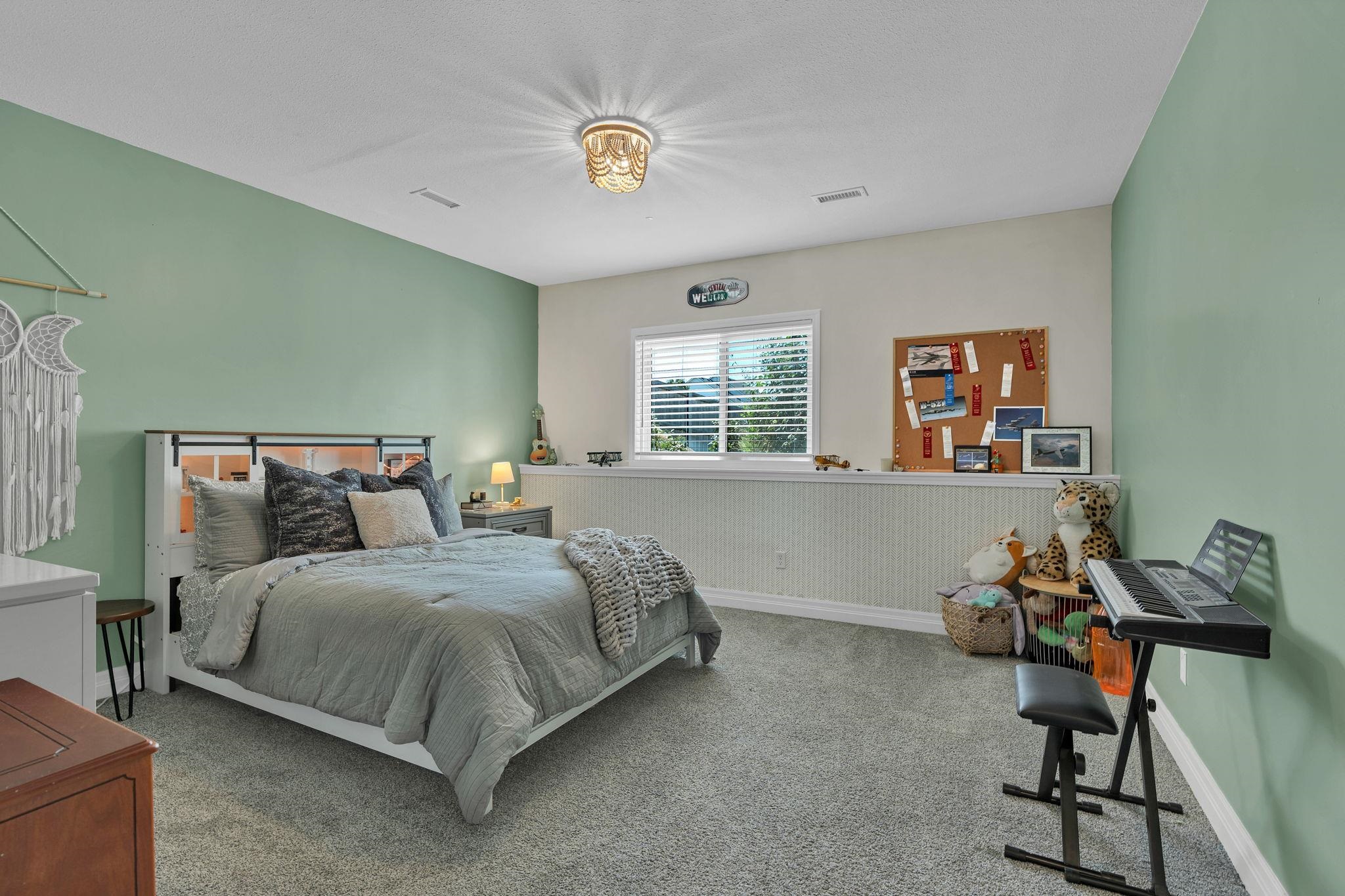 3621 N Bristol Property Photo 23