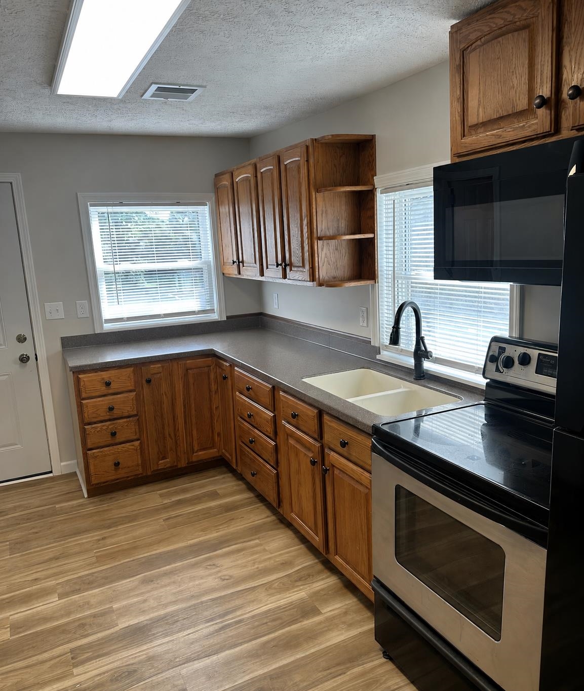 418 E Otis Ave Property Photo 5