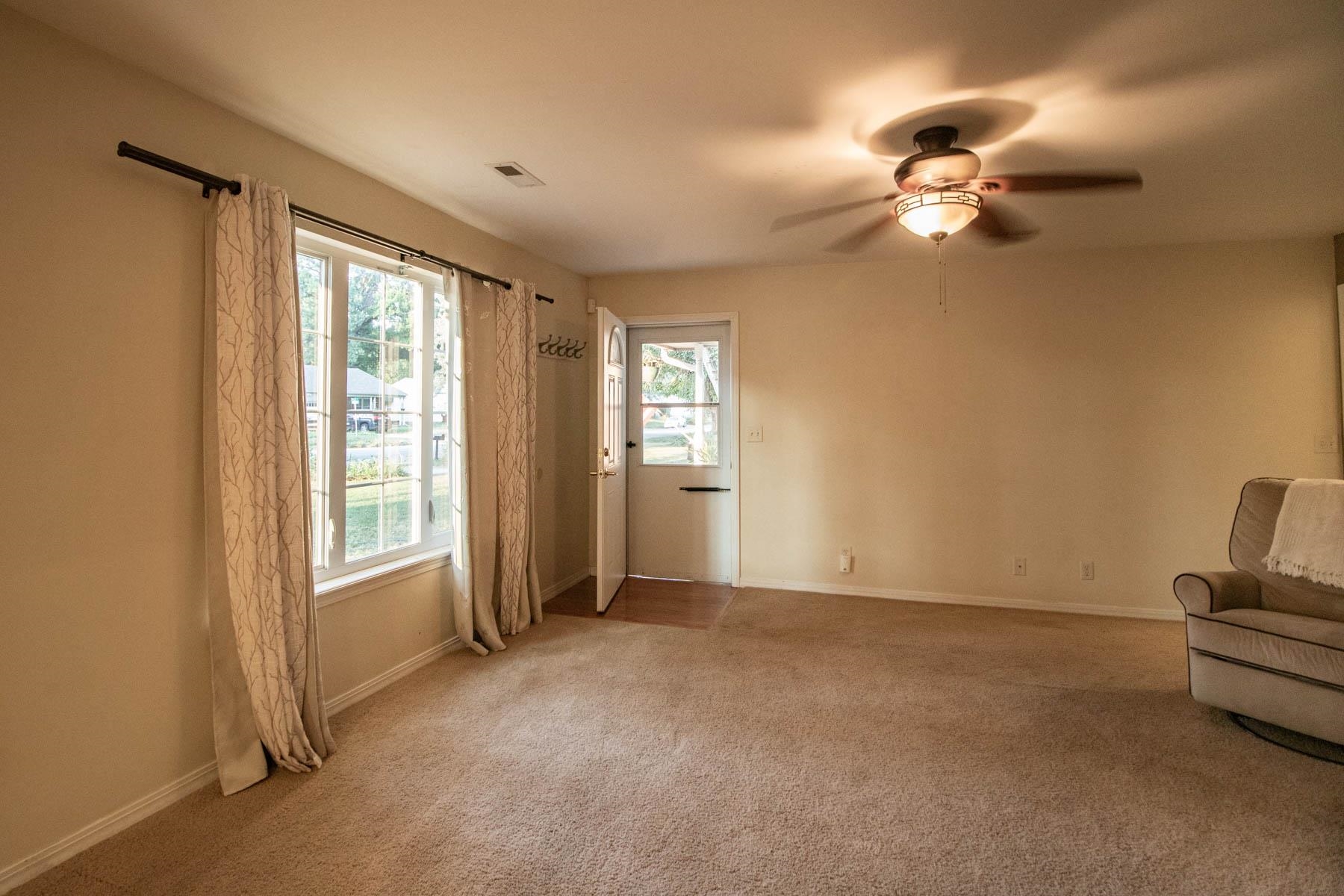 123 E Miller Property Photo 3