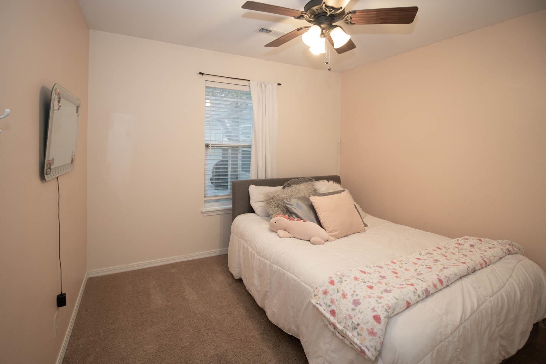 123 E Miller Property Photo 9
