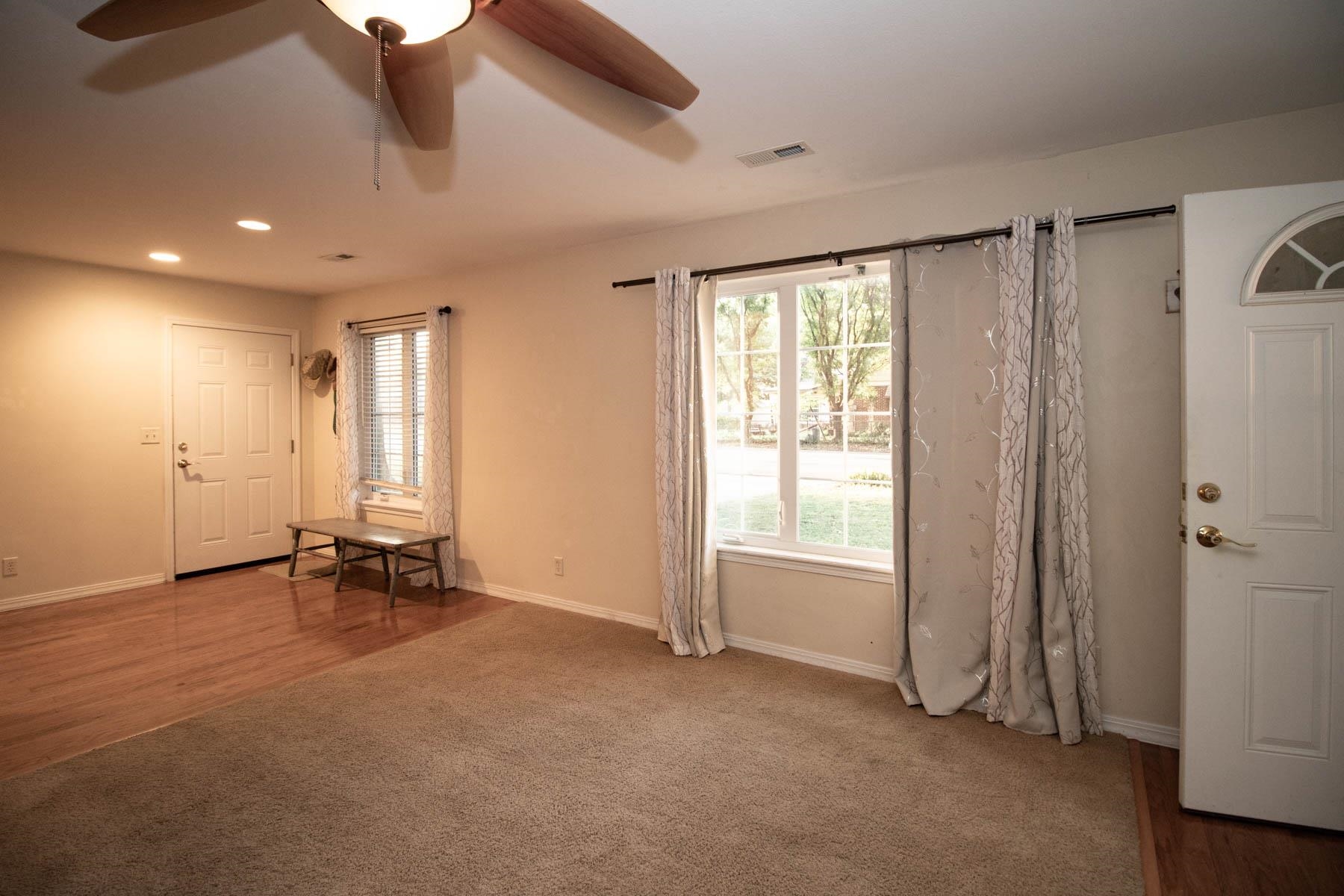 123 E Miller Property Photo 16