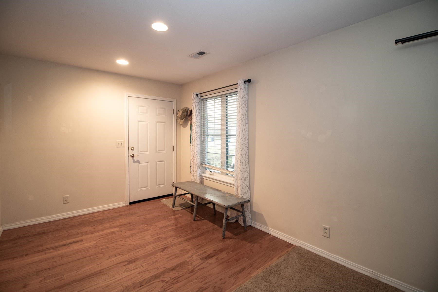 123 E Miller Property Photo 17