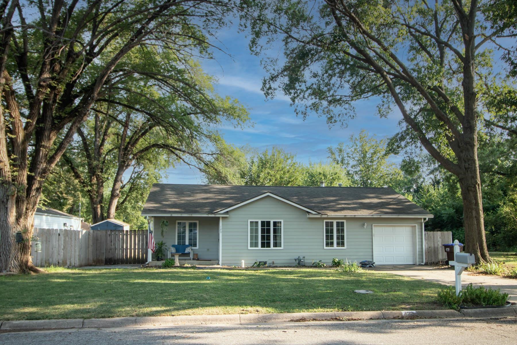 123 E Miller Property Photo 28