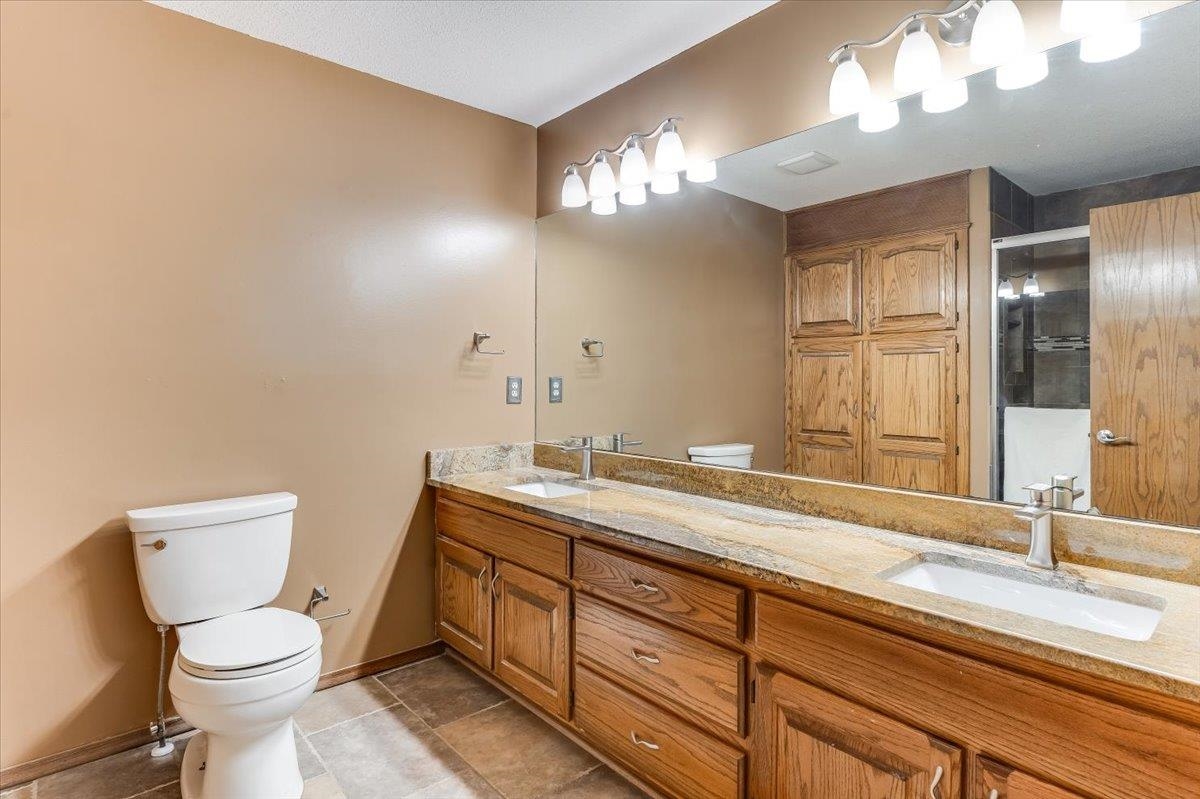 1518 E Pheasant Run Property Photo 14