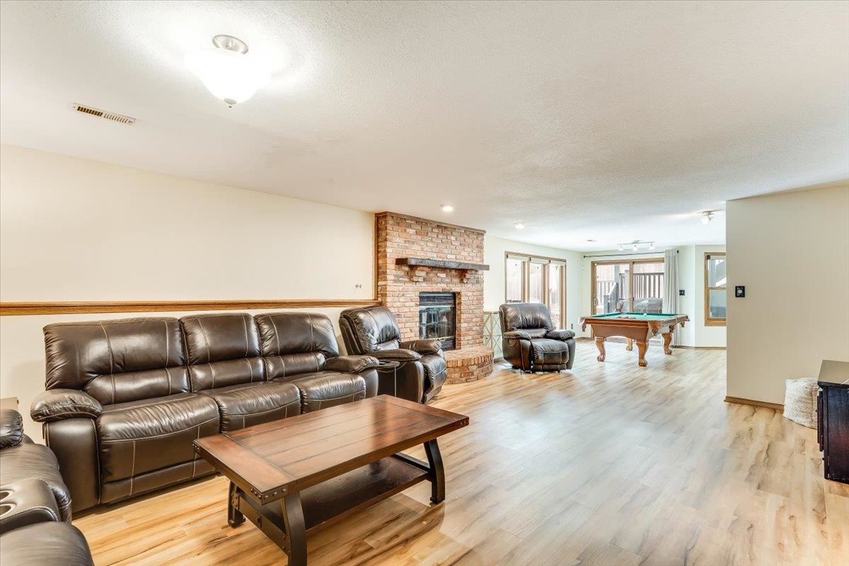 1518 E Pheasant Run Property Photo 20
