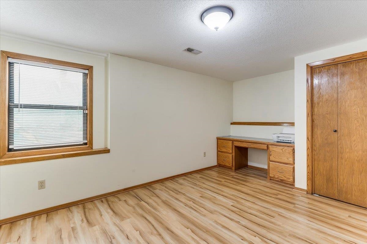 1518 E Pheasant Run Property Photo 24