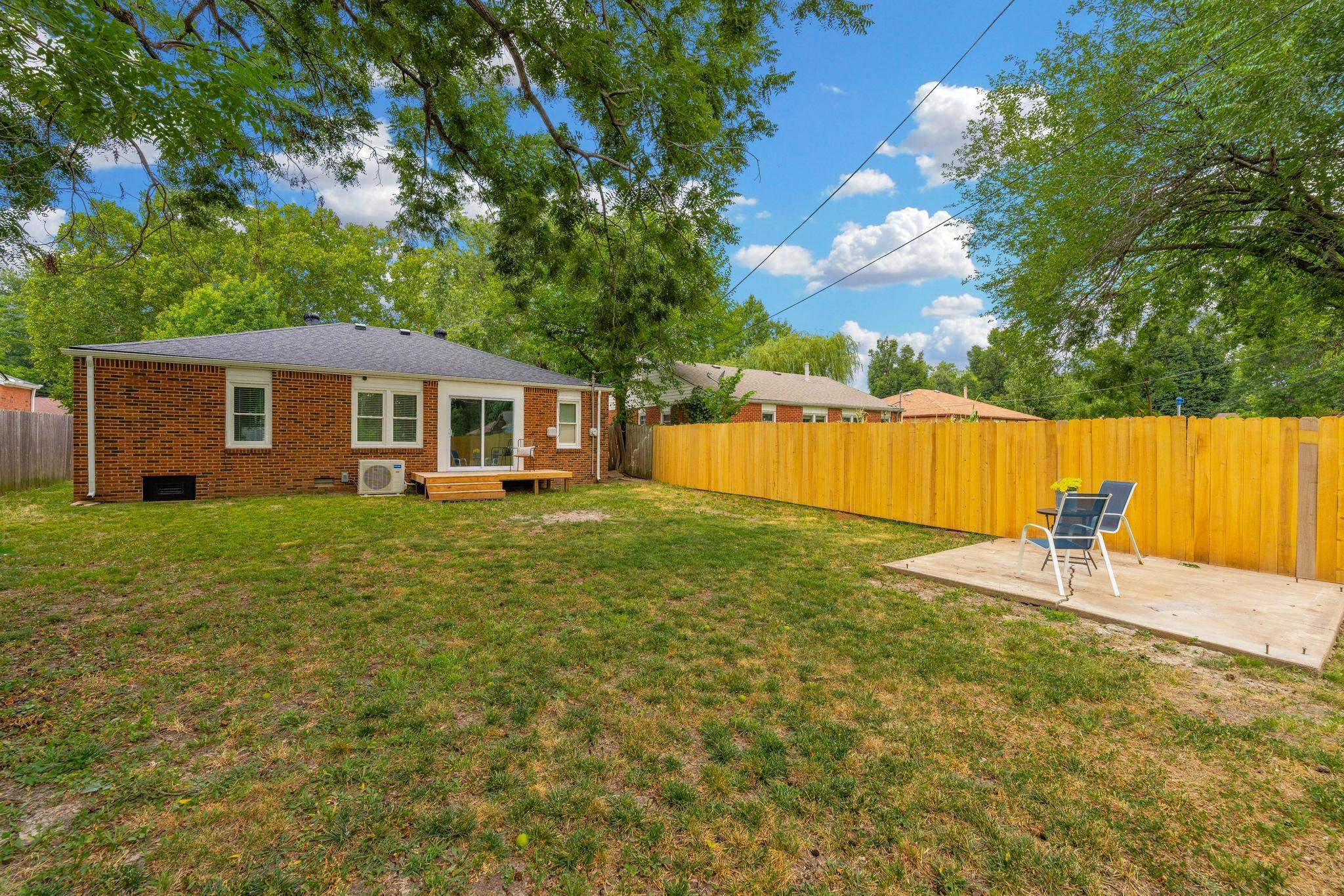 2314 S Alameda Property Photo 18