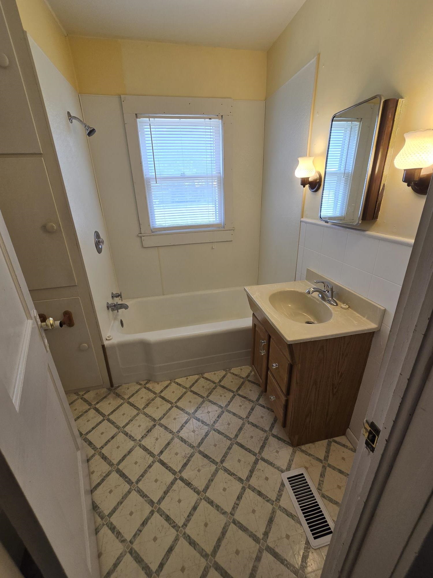 1406 John St Property Photo 19