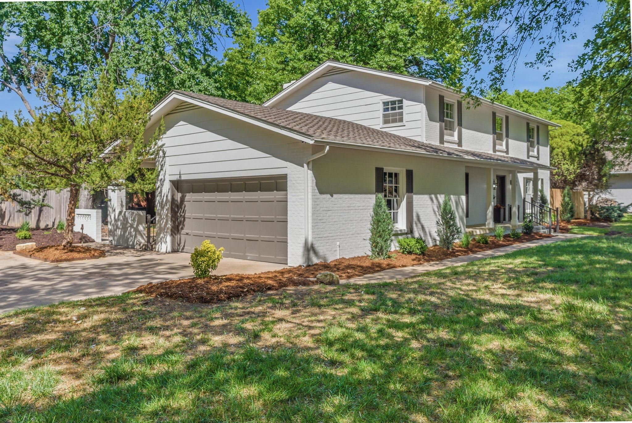 251 N Post Oak Road Property Photo 3