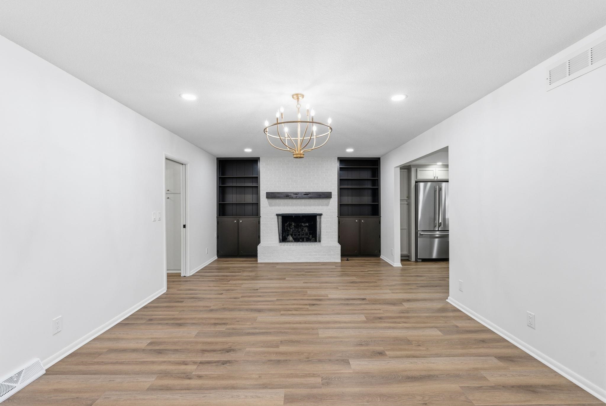 251 N Post Oak Road Property Photo 8