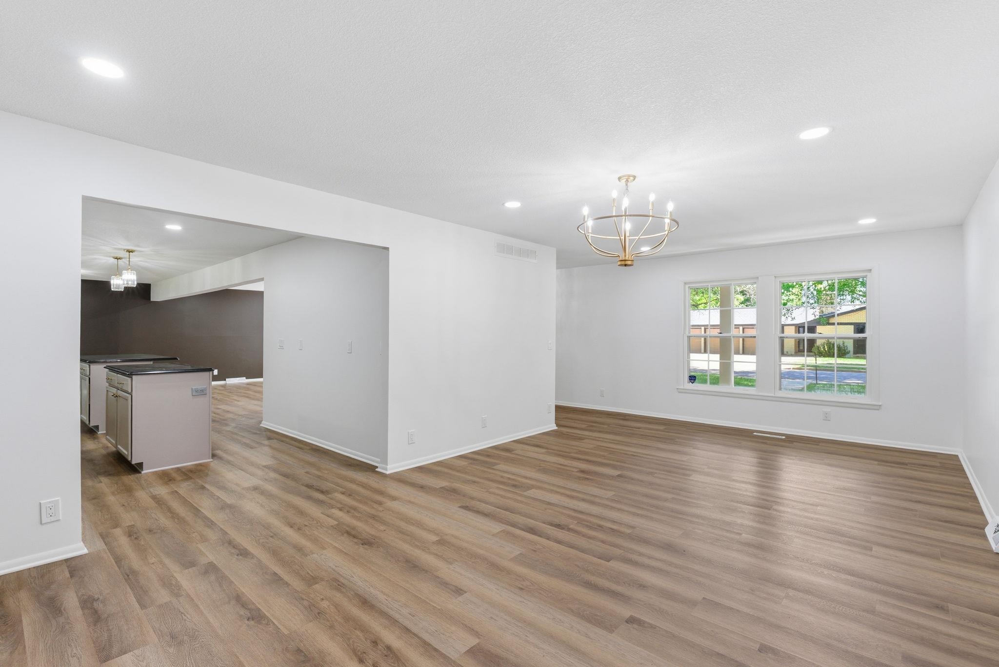 251 N Post Oak Road Property Photo 9