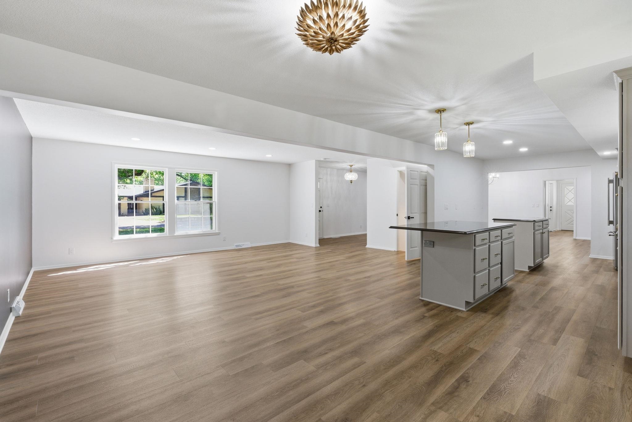 251 N Post Oak Road Property Photo 11