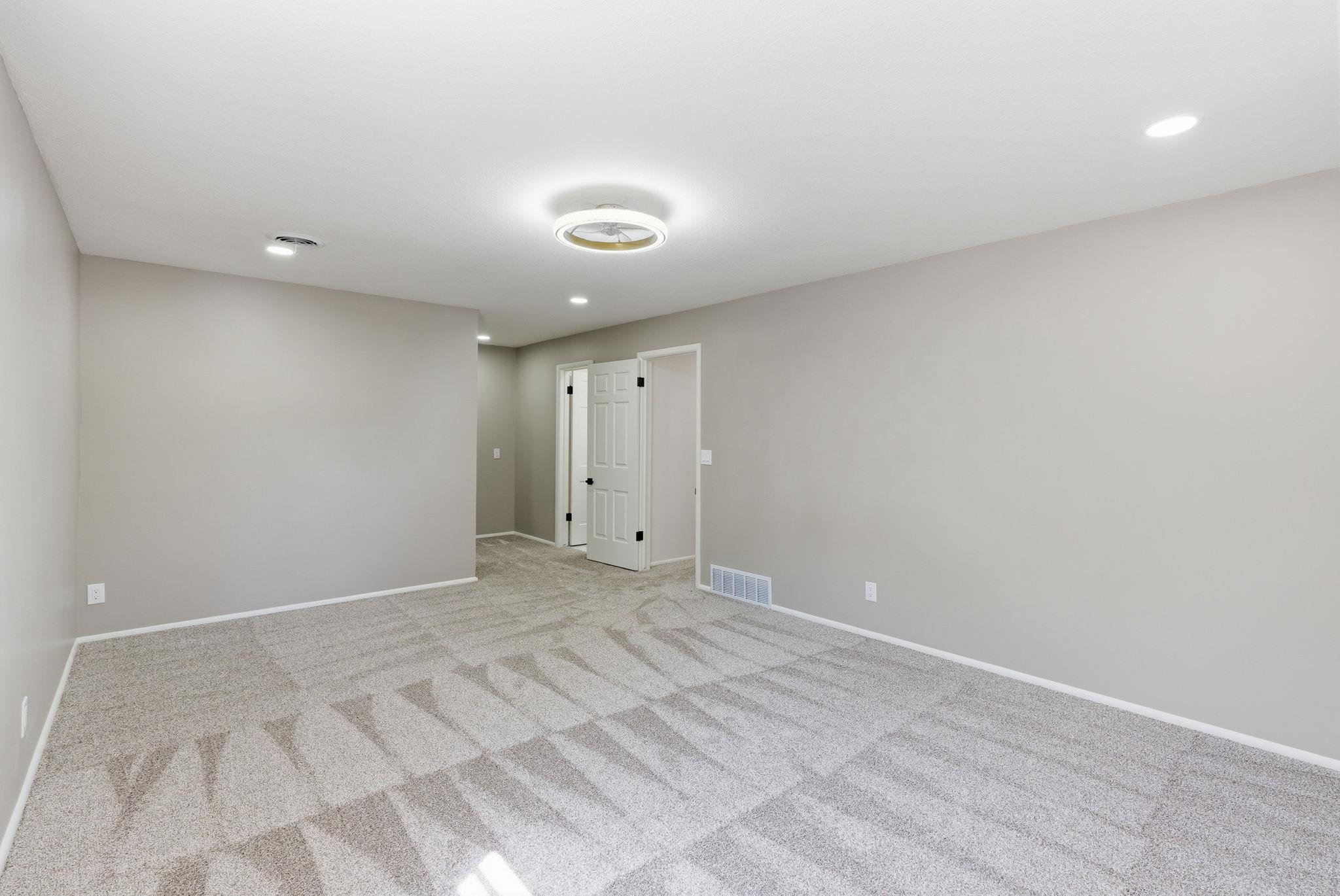 251 N Post Oak Road Property Photo 20