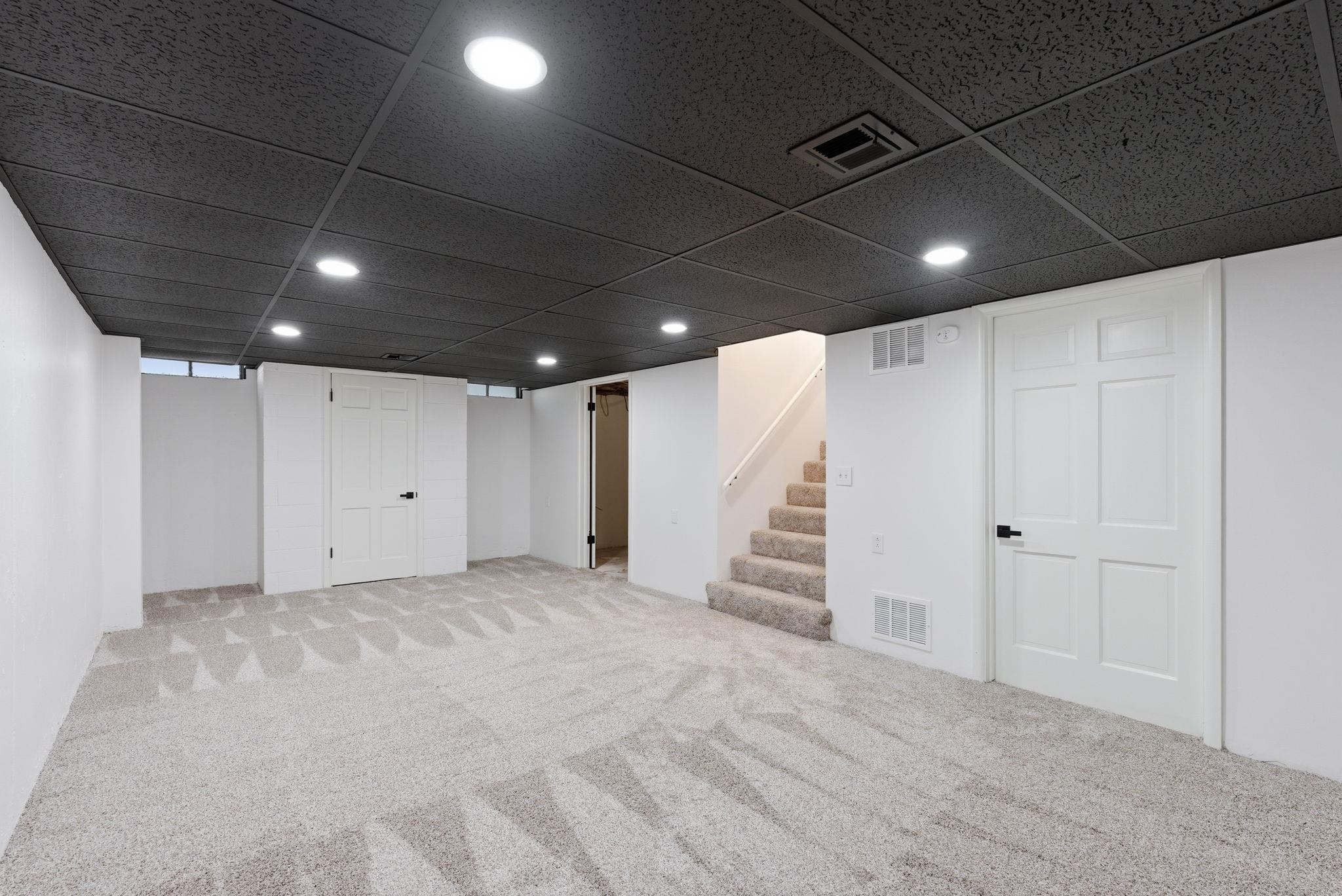 251 N Post Oak Road Property Photo 27