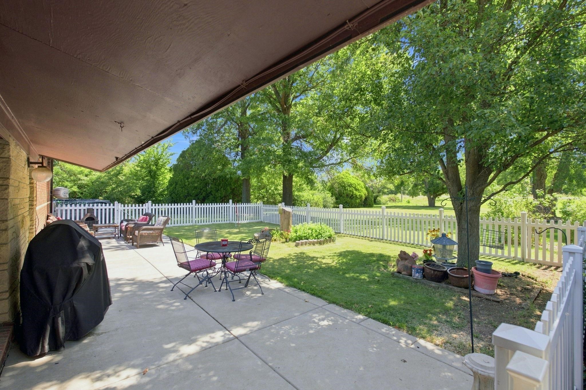 14326 W Southwest Blvd. Property Photo 6