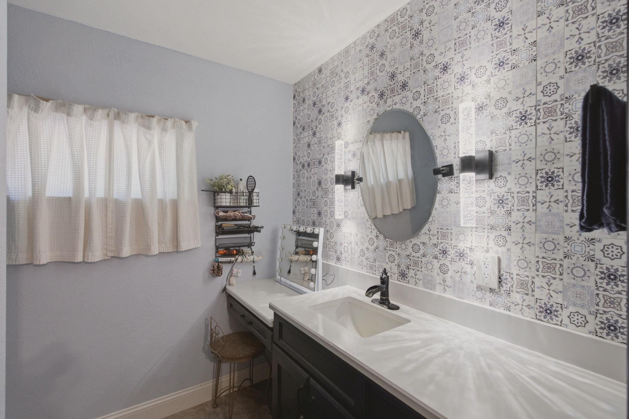 14326 W Southwest Blvd. Property Photo 23