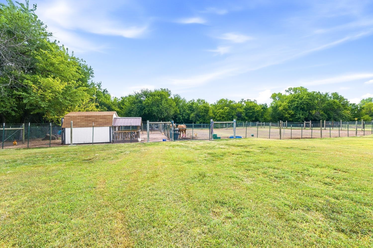 10518 Sw Tawakoni Rd Property Photo 28