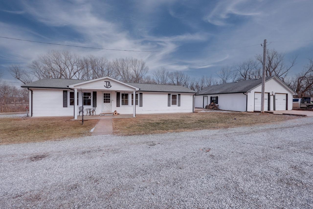 19421 Us Highway 160 Property Photo 1