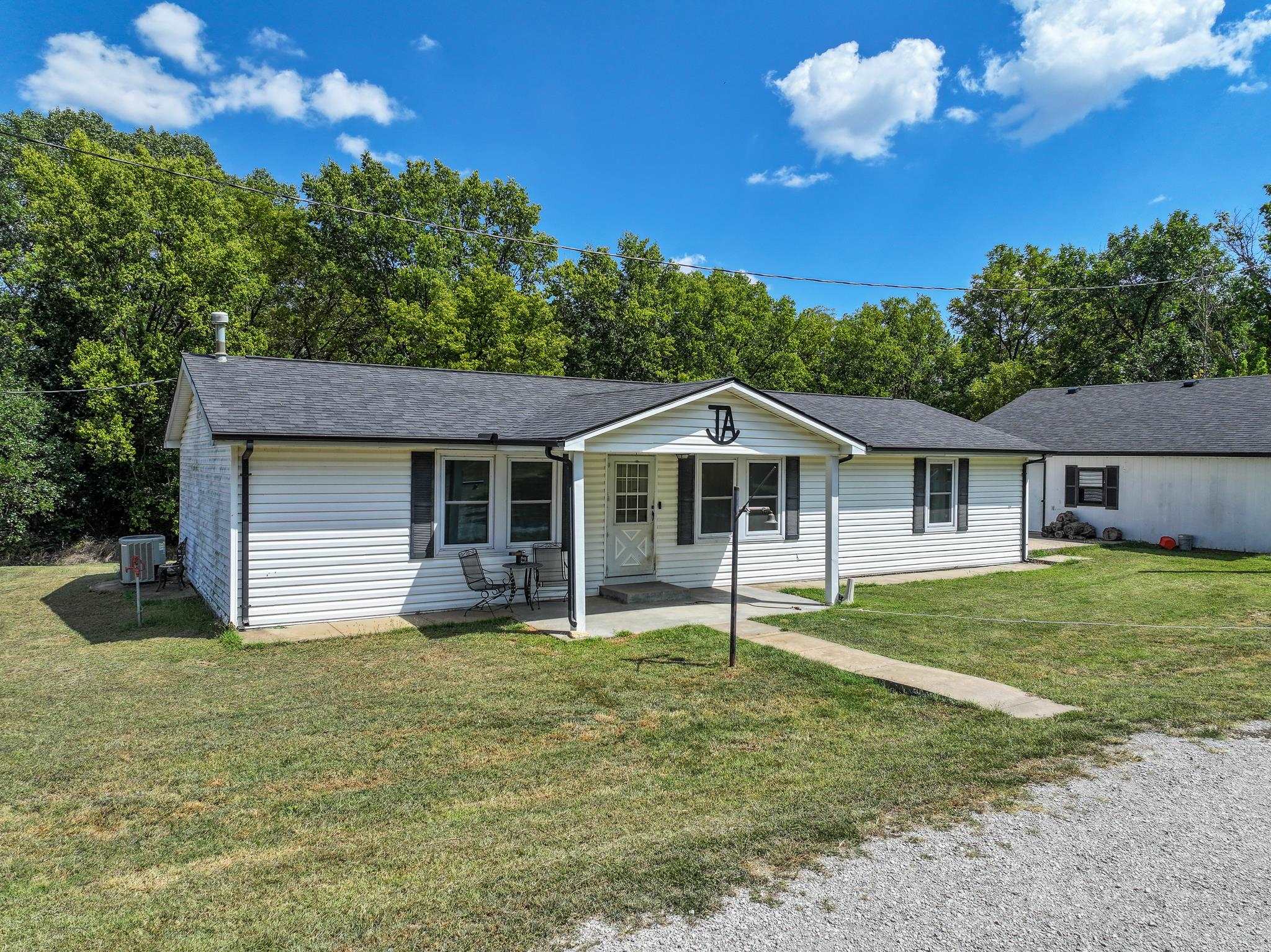 19421 Us Highway 160 Property Photo 2