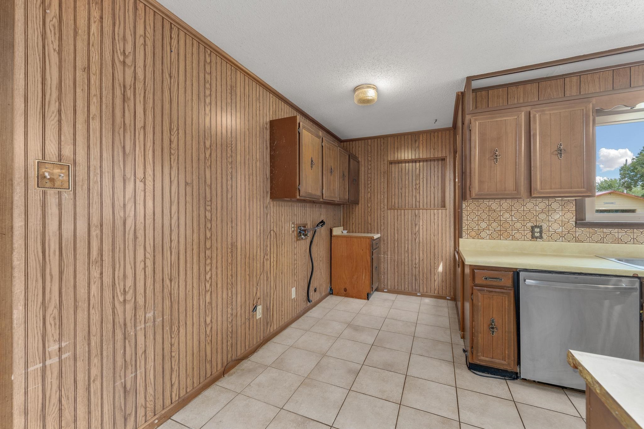 1590 N Womer Dr Property Photo 5