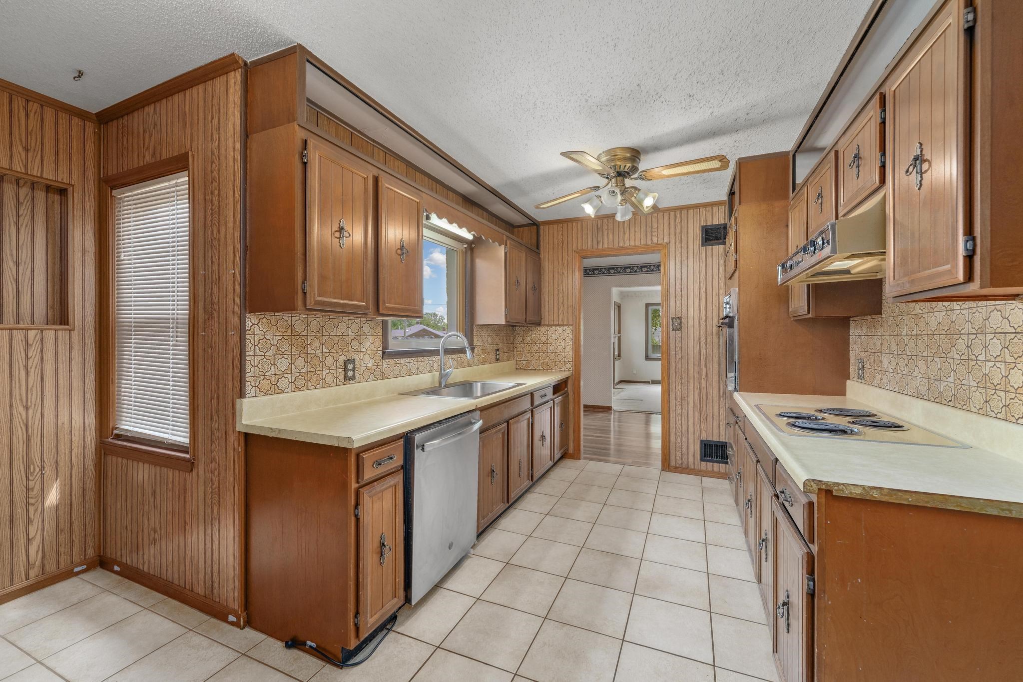 1590 N Womer Dr Property Photo 7