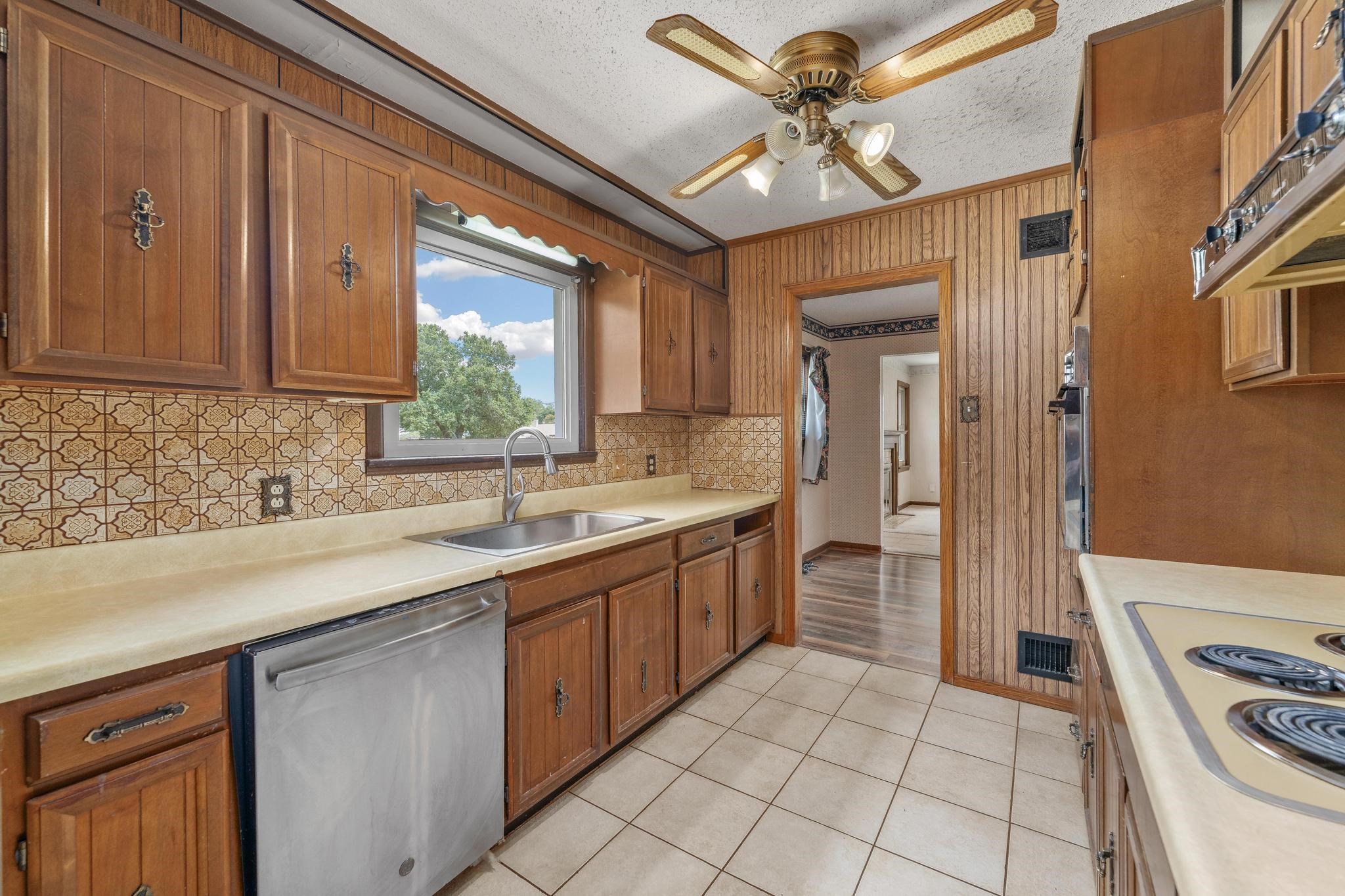1590 N Womer Dr Property Photo 8