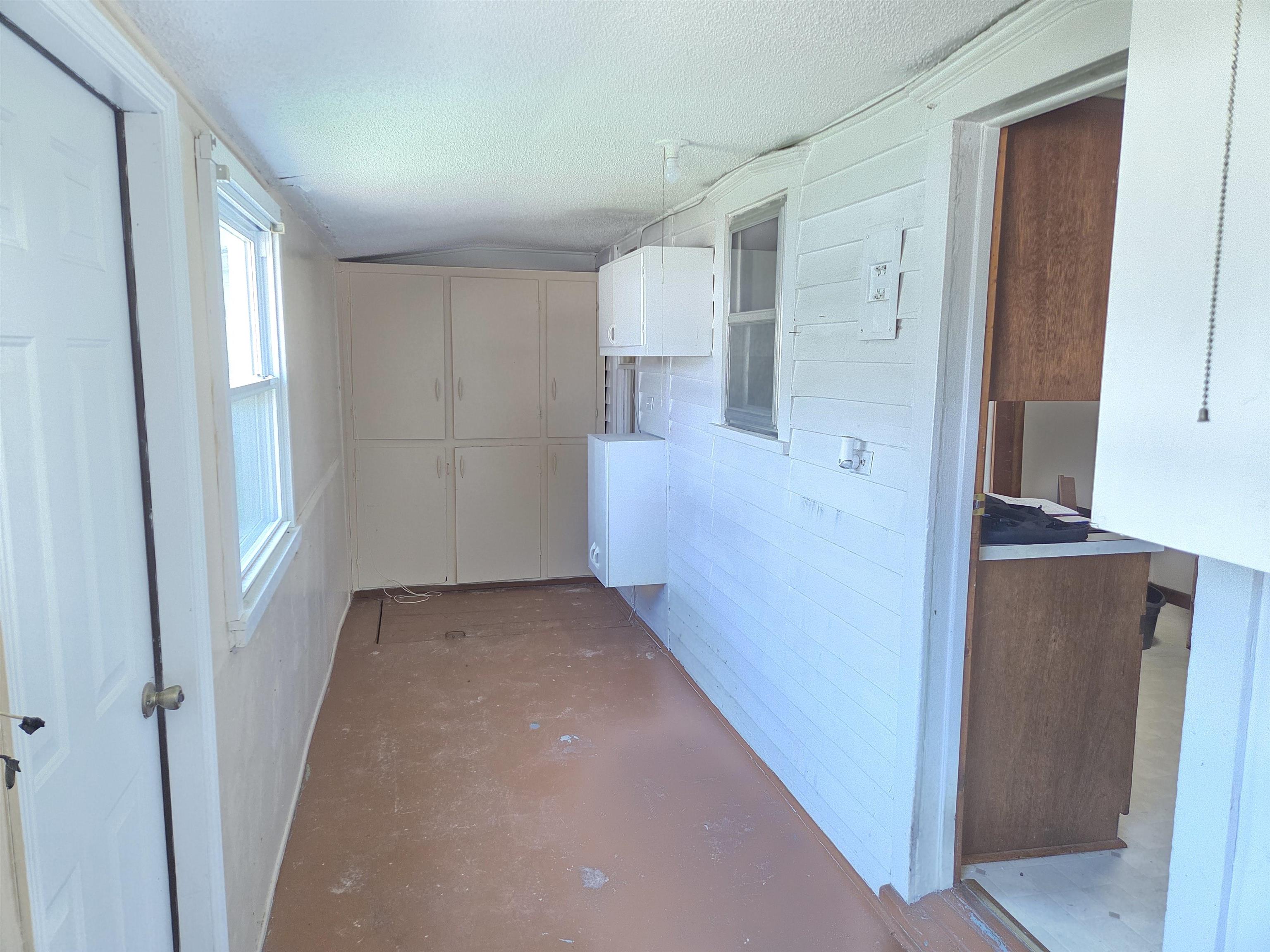 540 Clinton St Property Photo 4