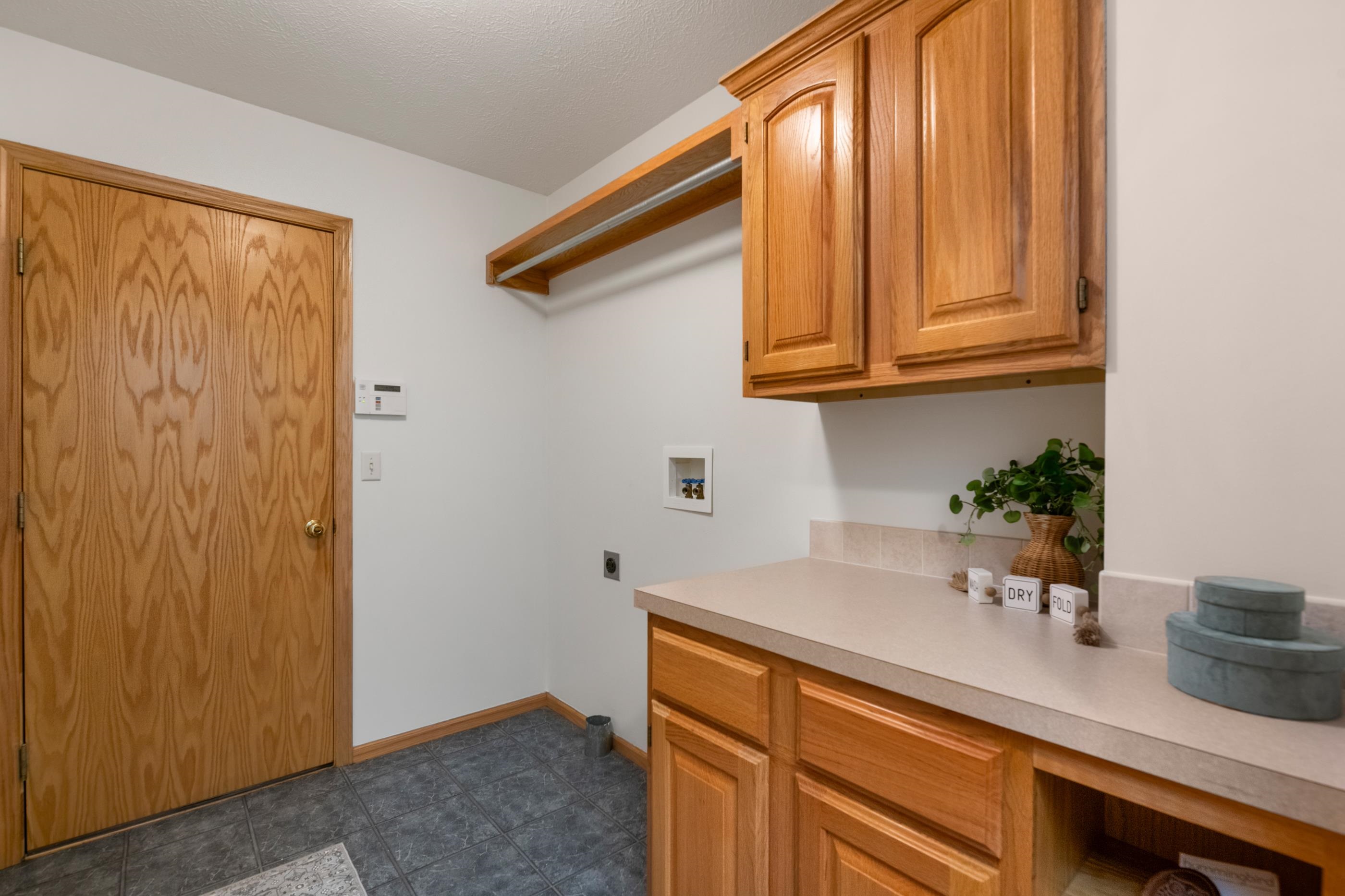 422 E Cheyenne Ct. Property Photo 14