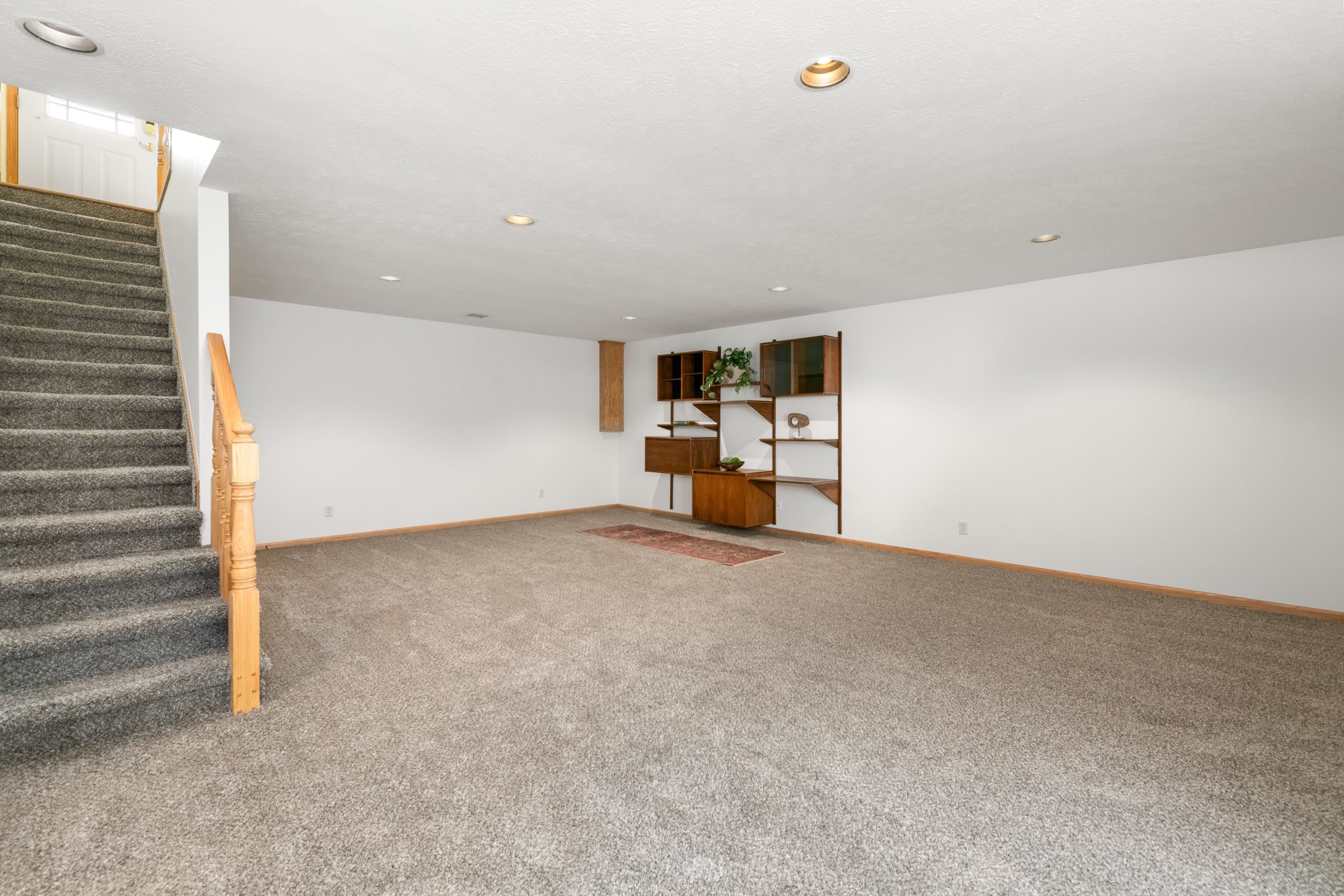 422 E Cheyenne Ct. Property Photo 16