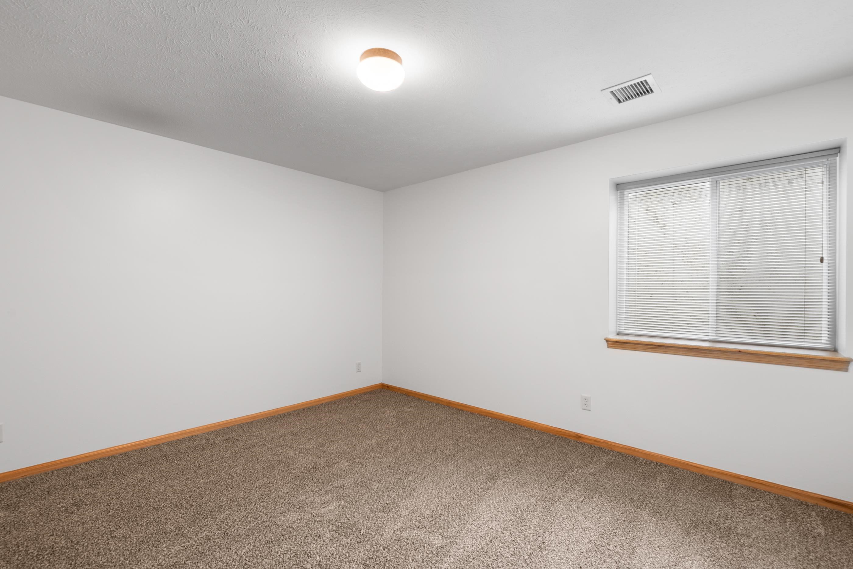 422 E Cheyenne Ct. Property Photo 19