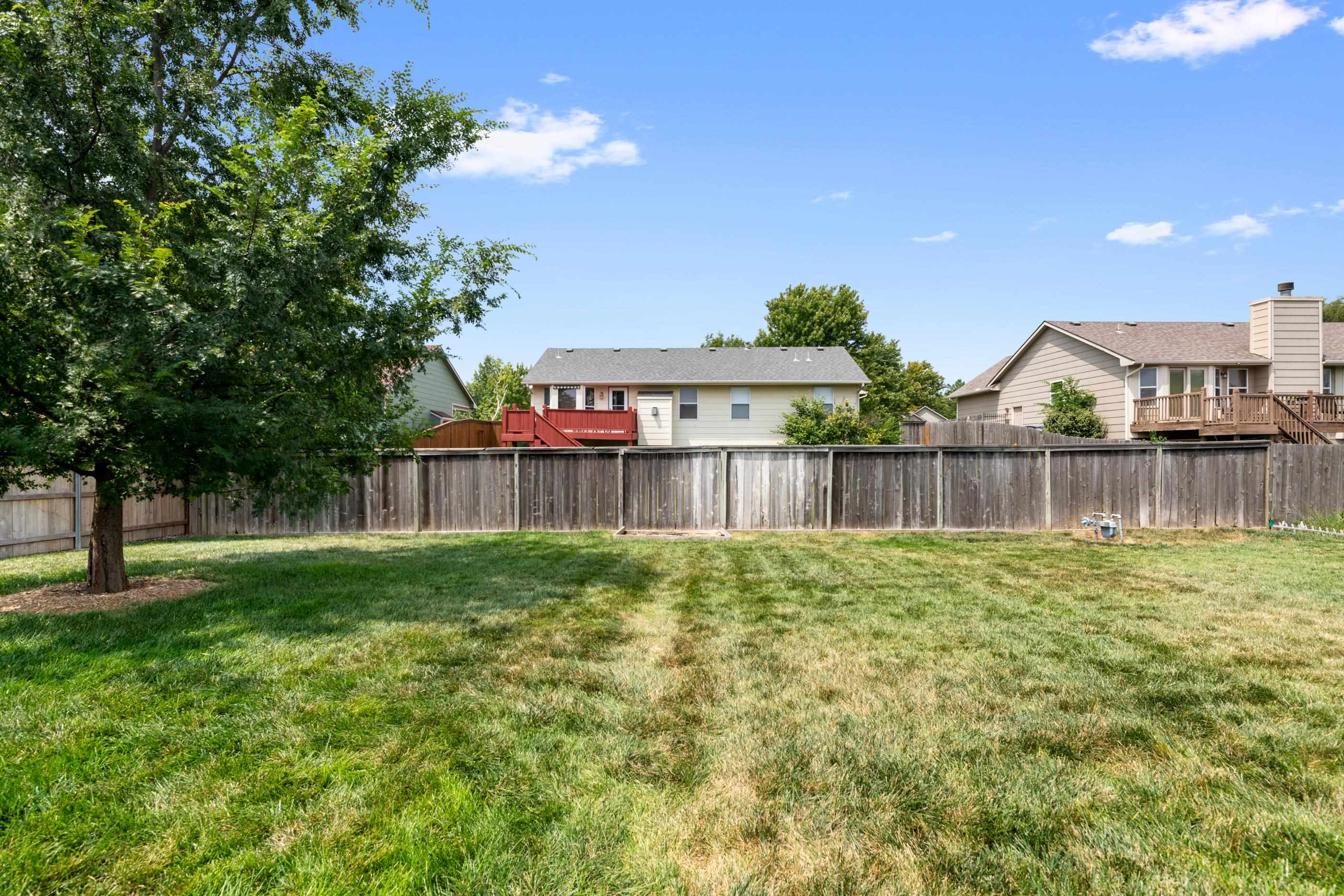 422 E Cheyenne Ct. Property Photo 24