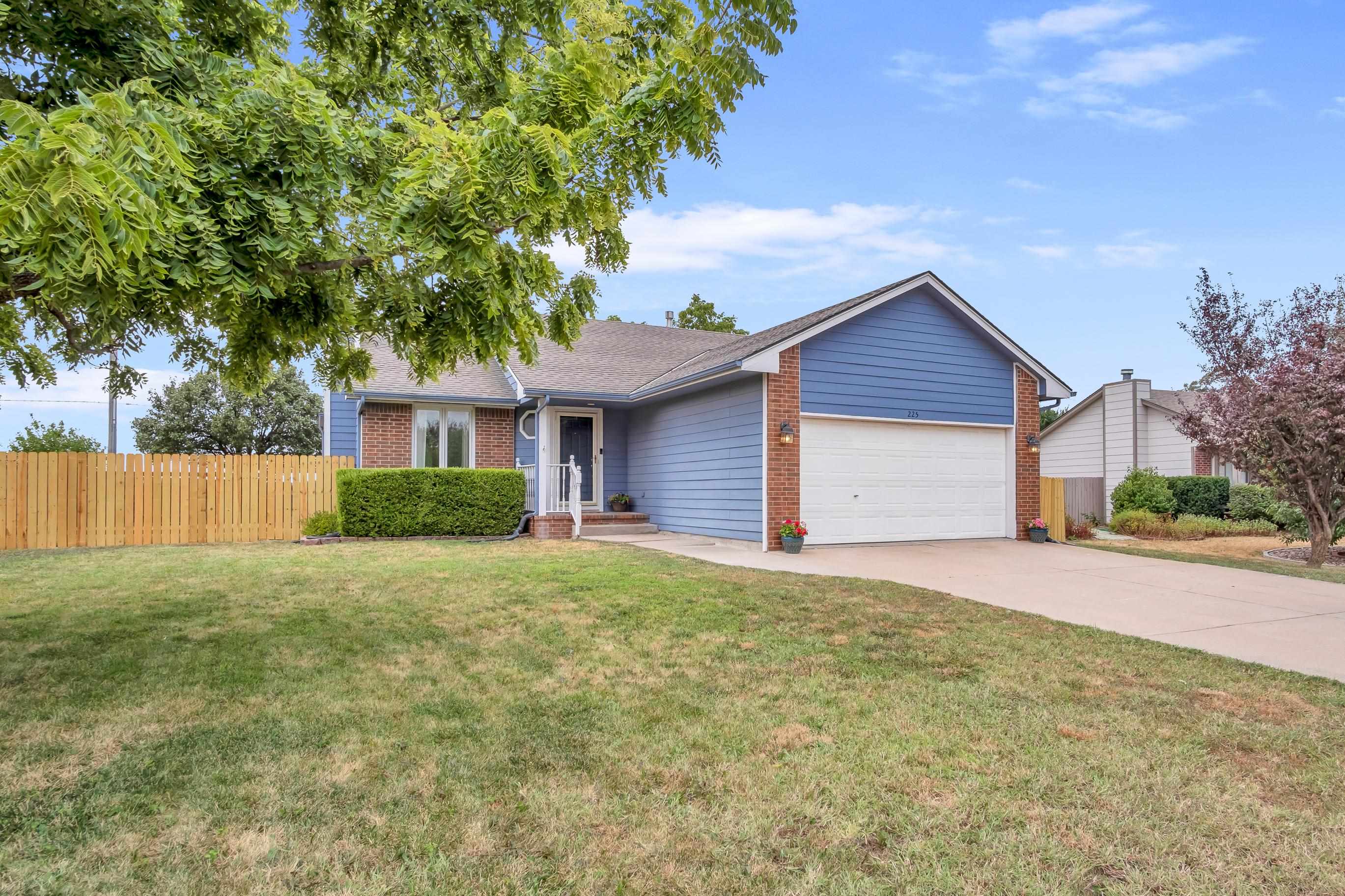 225 Windward Property Photo 5