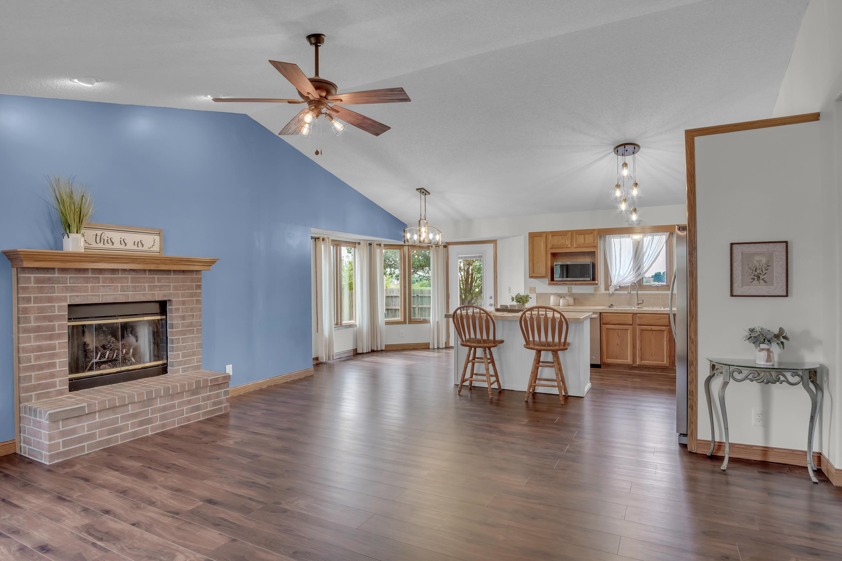 225 Windward Property Photo 8