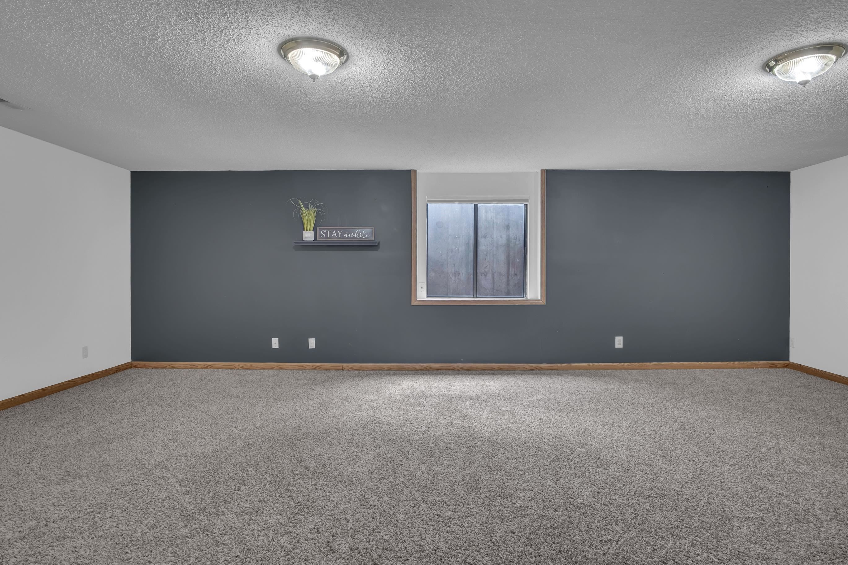225 Windward Property Photo 32