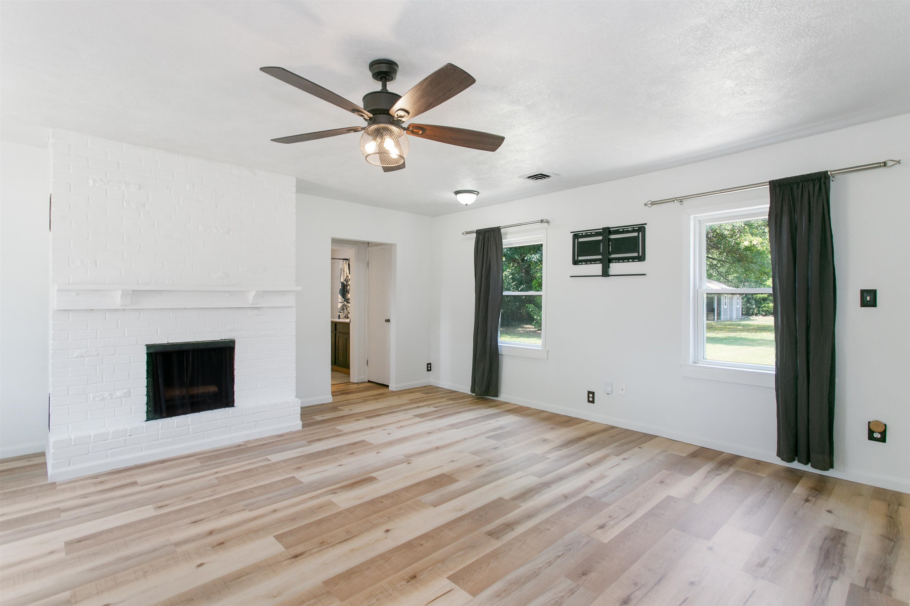 7433 S Pattie St Property Photo 2