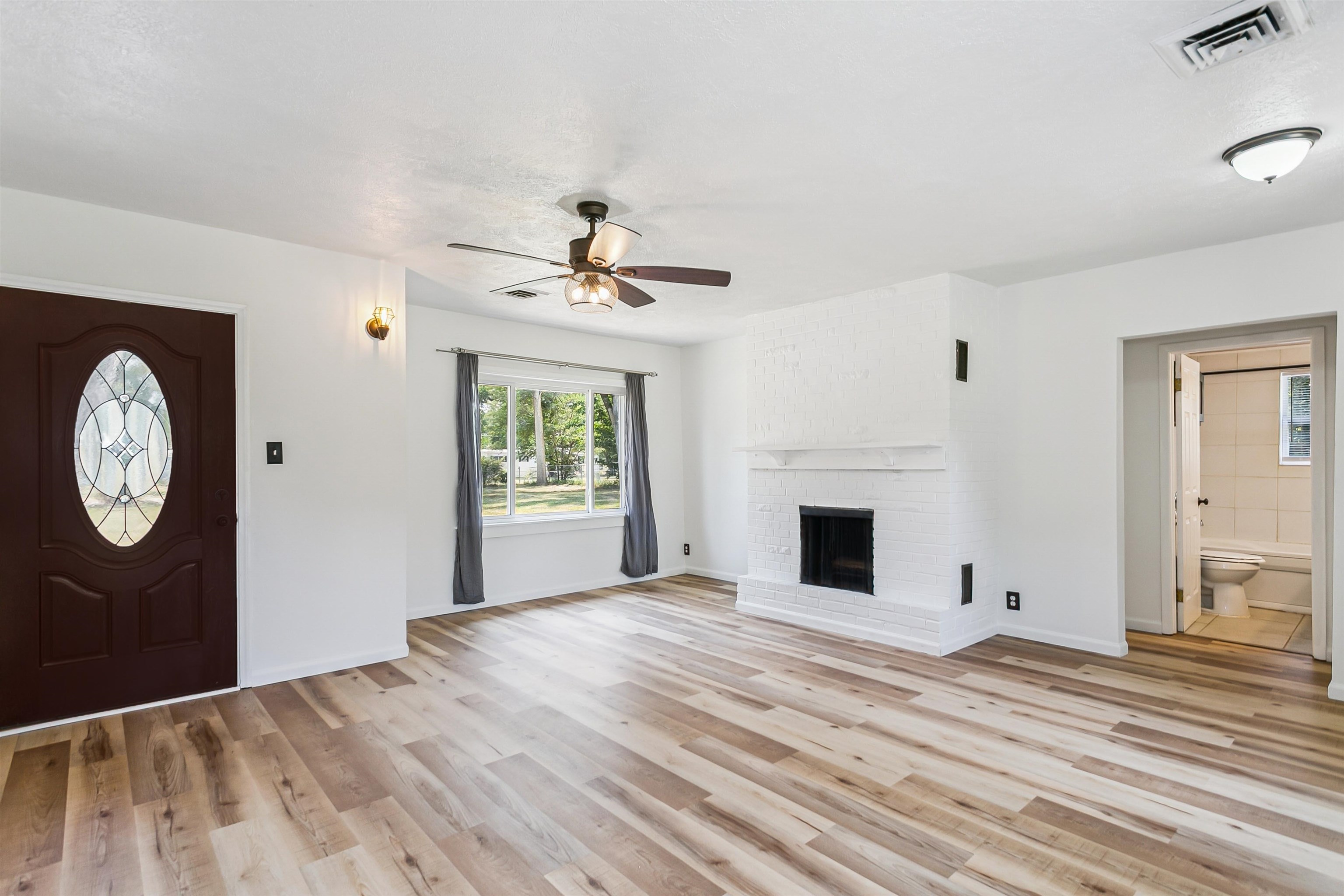 7433 S Pattie St Property Photo 3