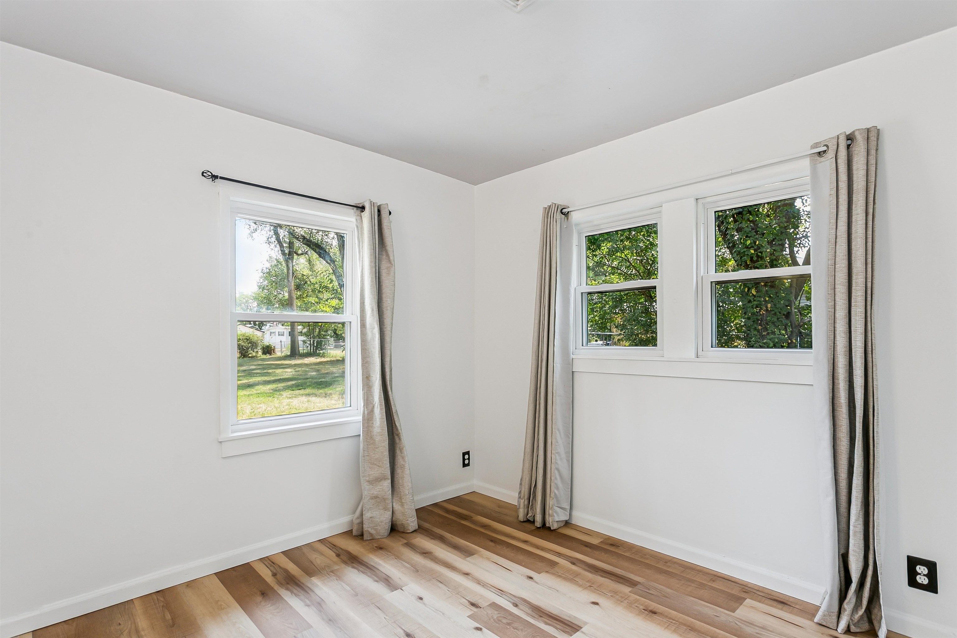 7433 S Pattie St Property Photo 9