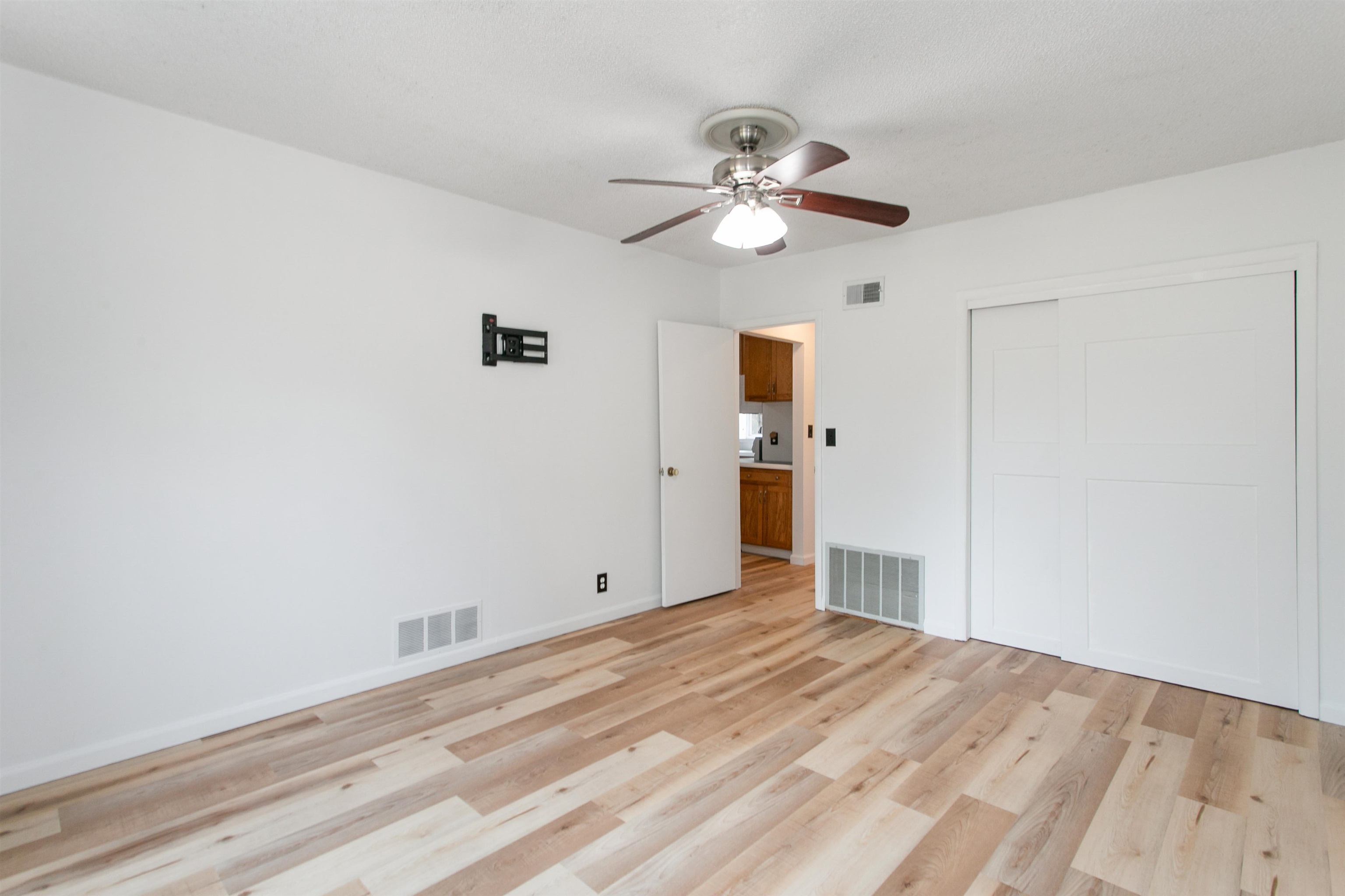 7433 S Pattie St Property Photo 16