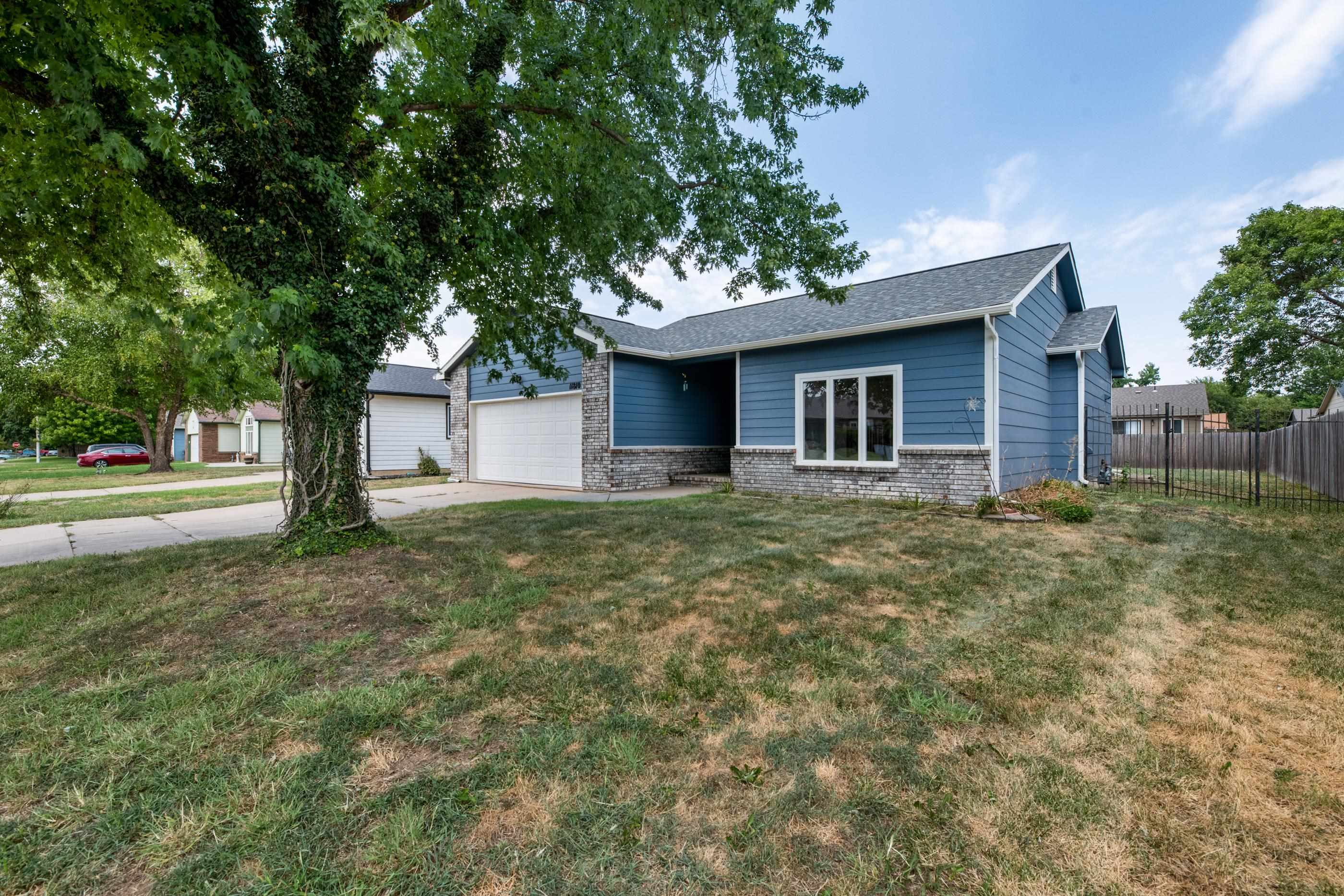 11810 W Pine St Property Photo 2