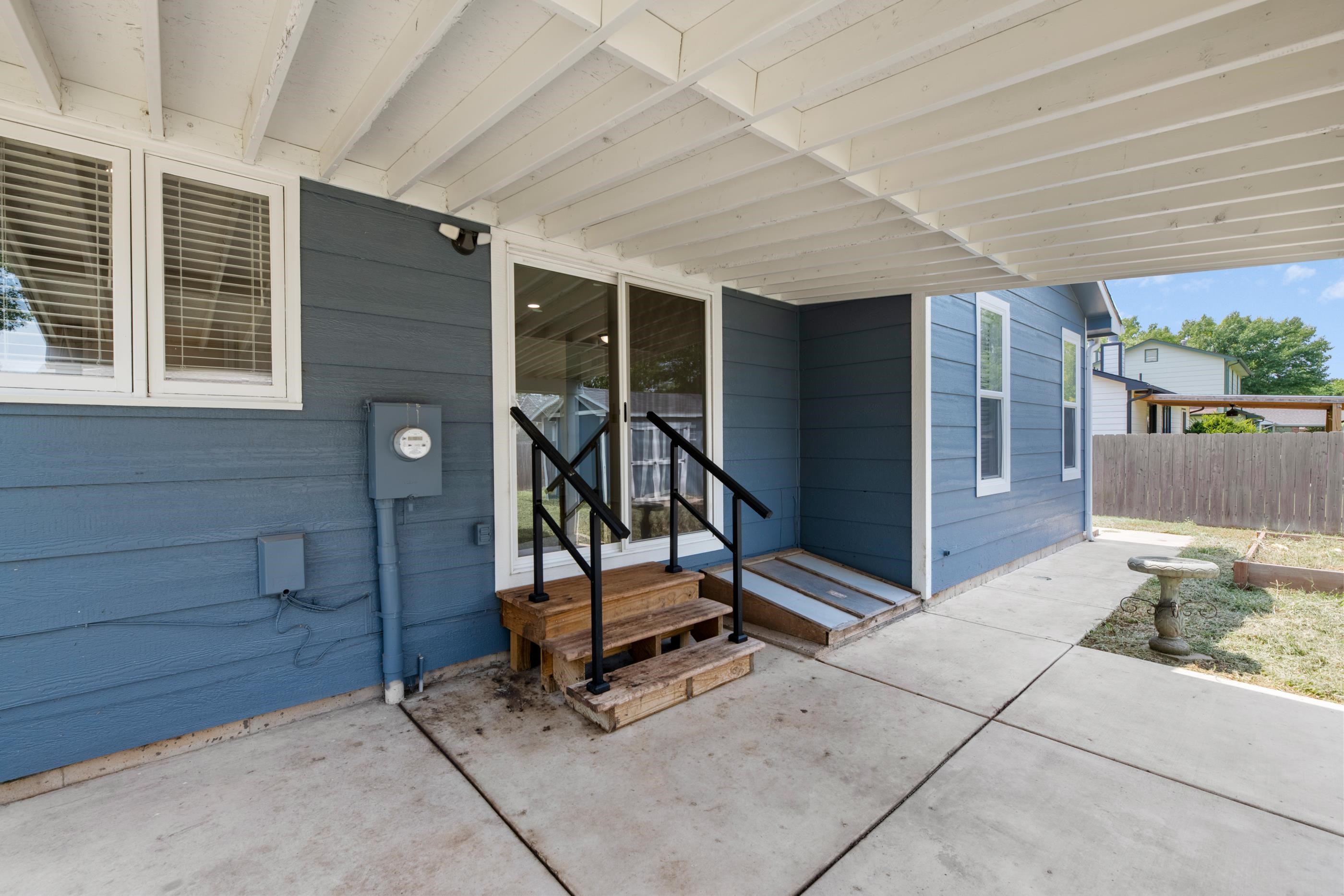 11810 W Pine St Property Photo 5
