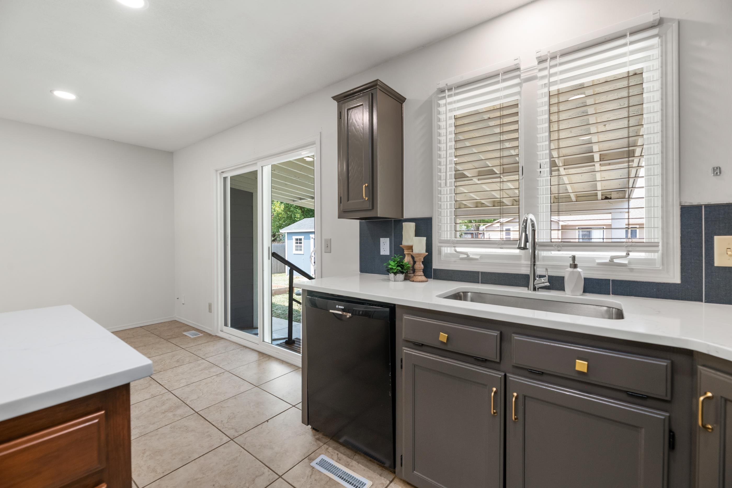11810 W Pine St Property Photo 17