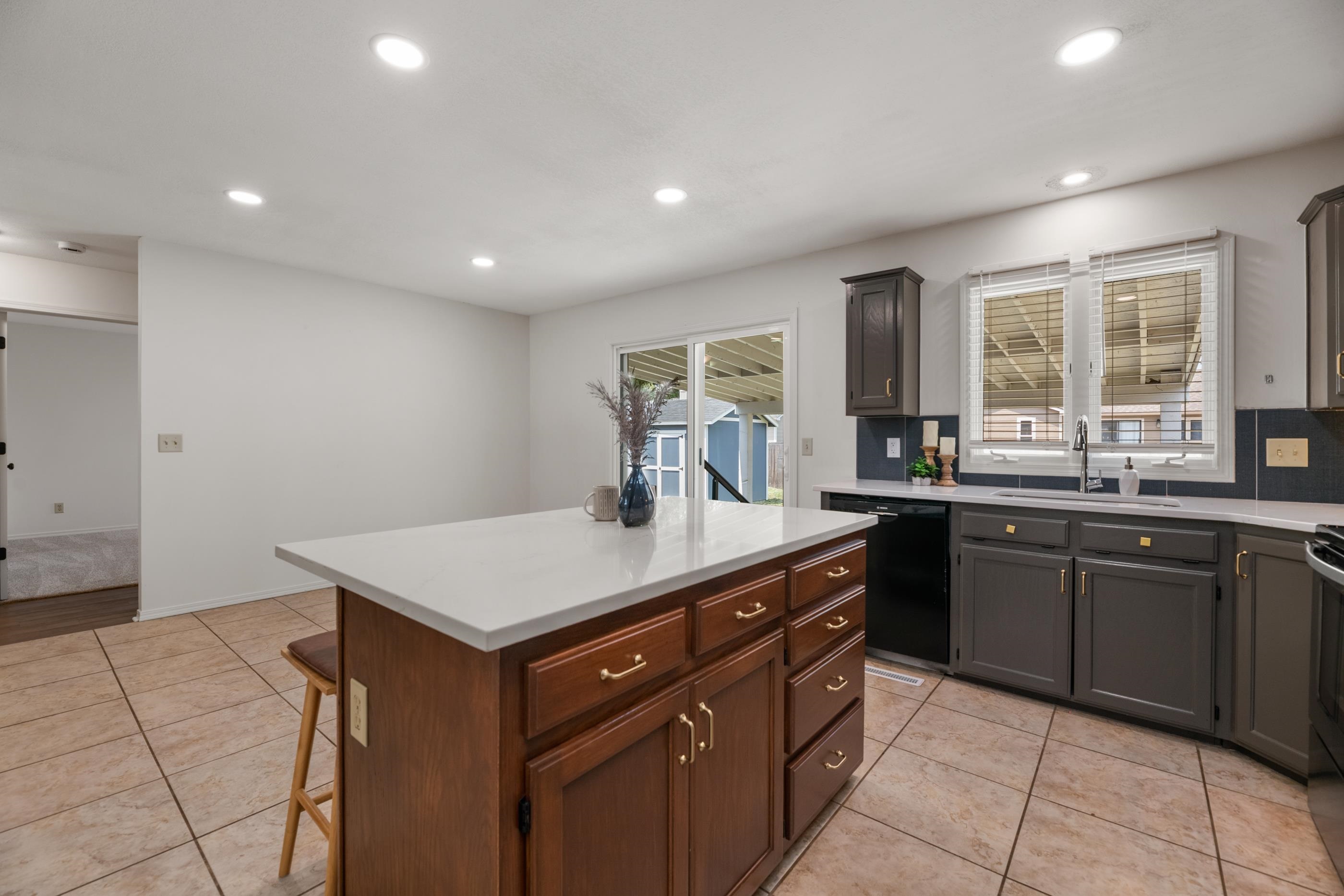 11810 W Pine St Property Photo 19
