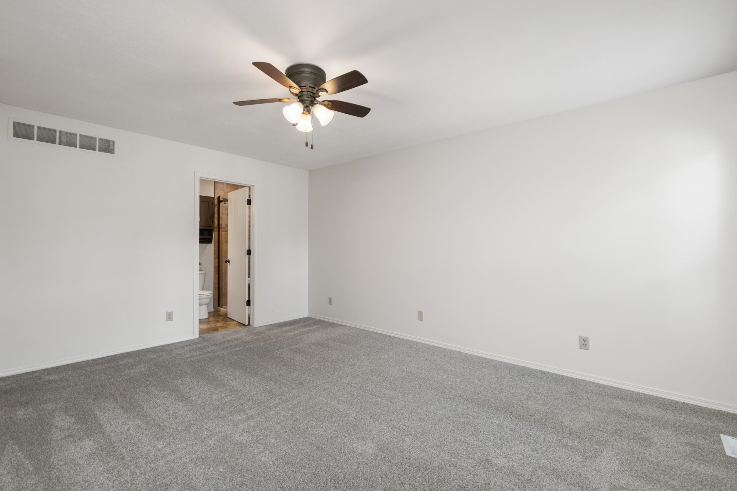 11810 W Pine St Property Photo 21