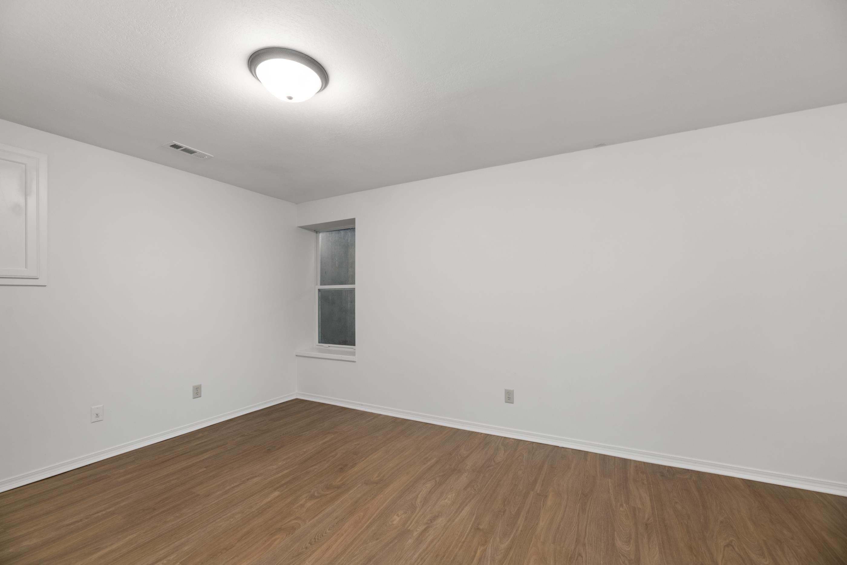11810 W Pine St Property Photo 27