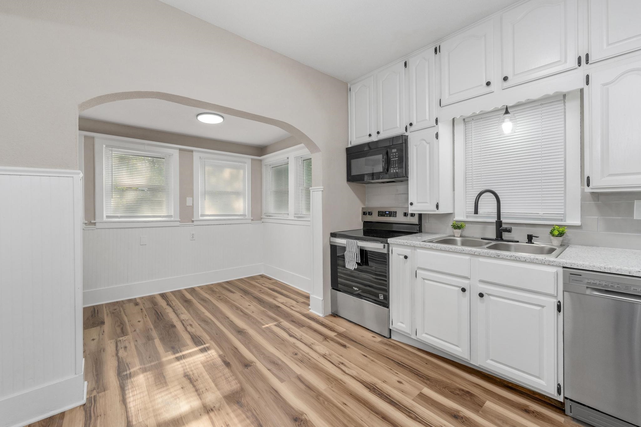 1028 Dearborn St Property Photo 14