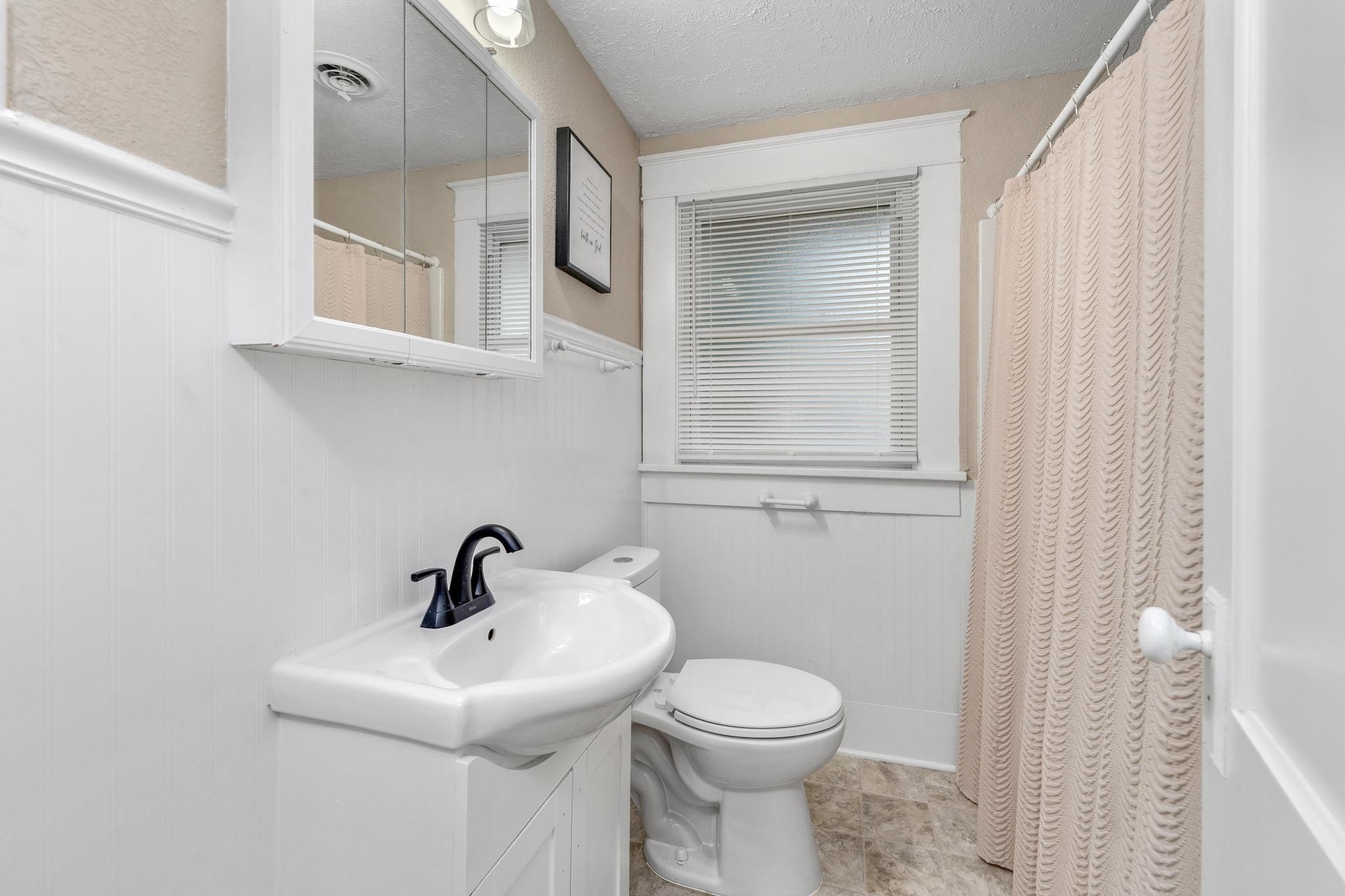 1028 Dearborn St Property Photo 22