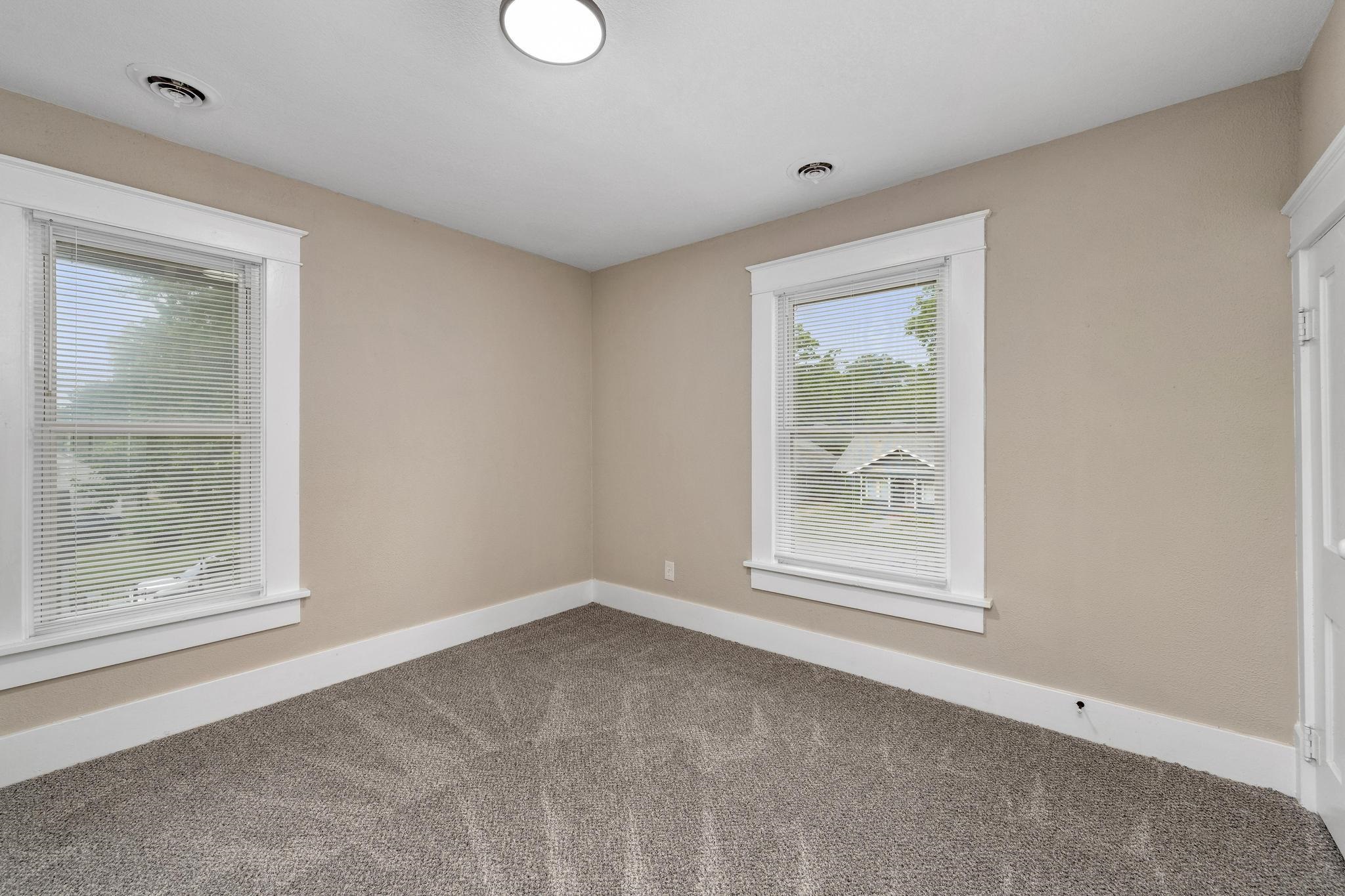 1028 Dearborn St Property Photo 23