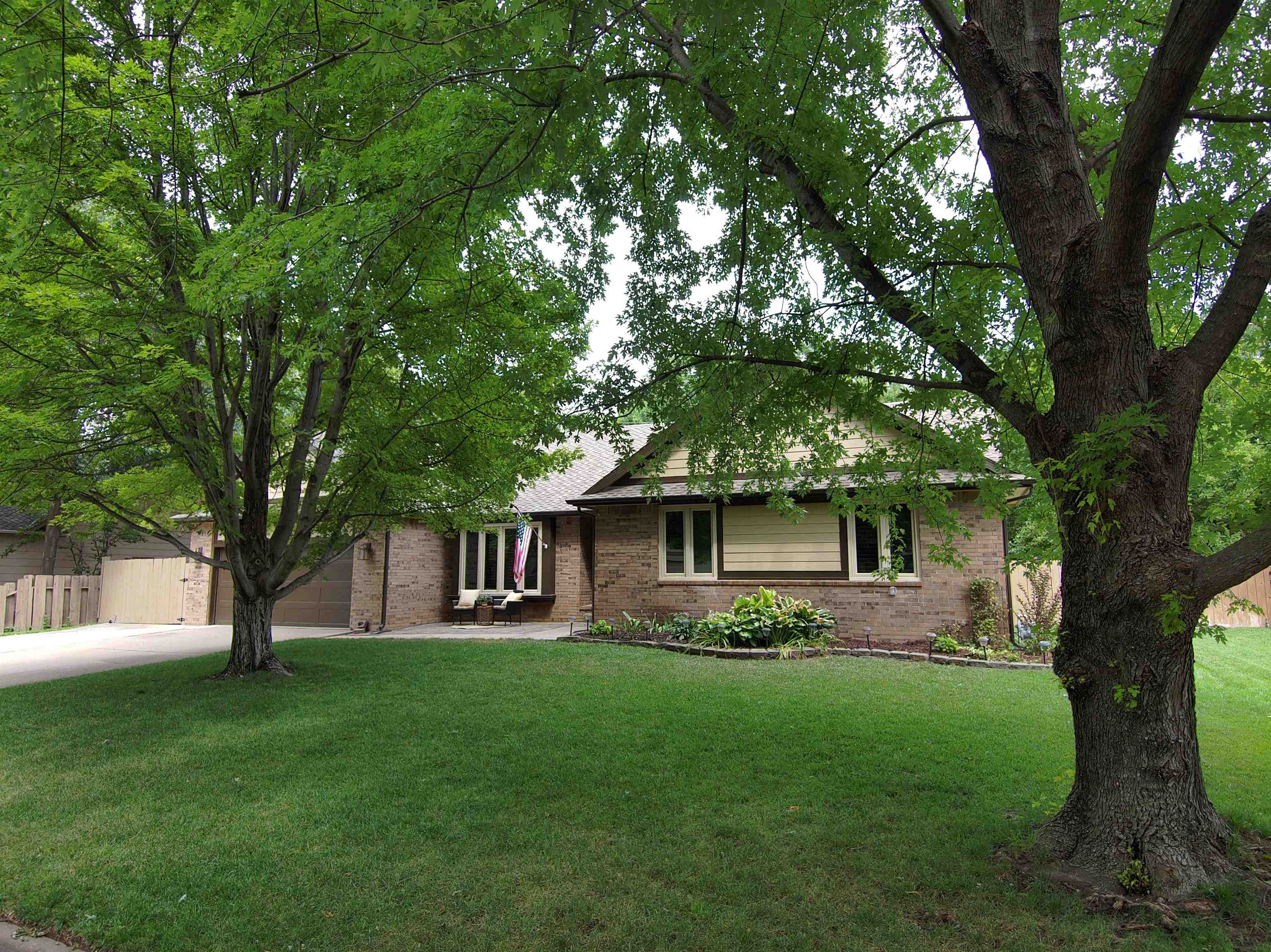 1326 N Shefford Property Photo 1