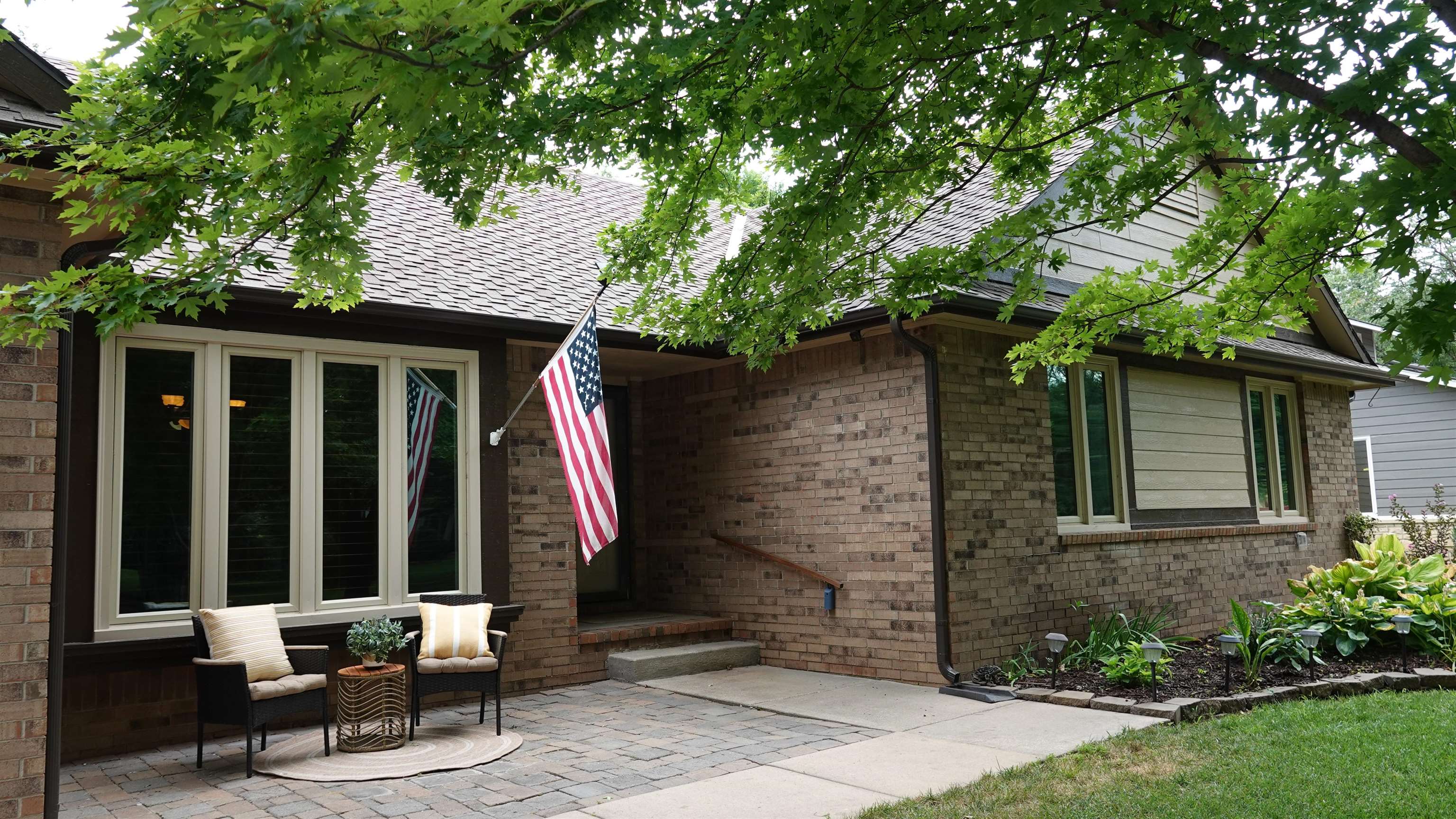 1326 N Shefford Property Photo 2