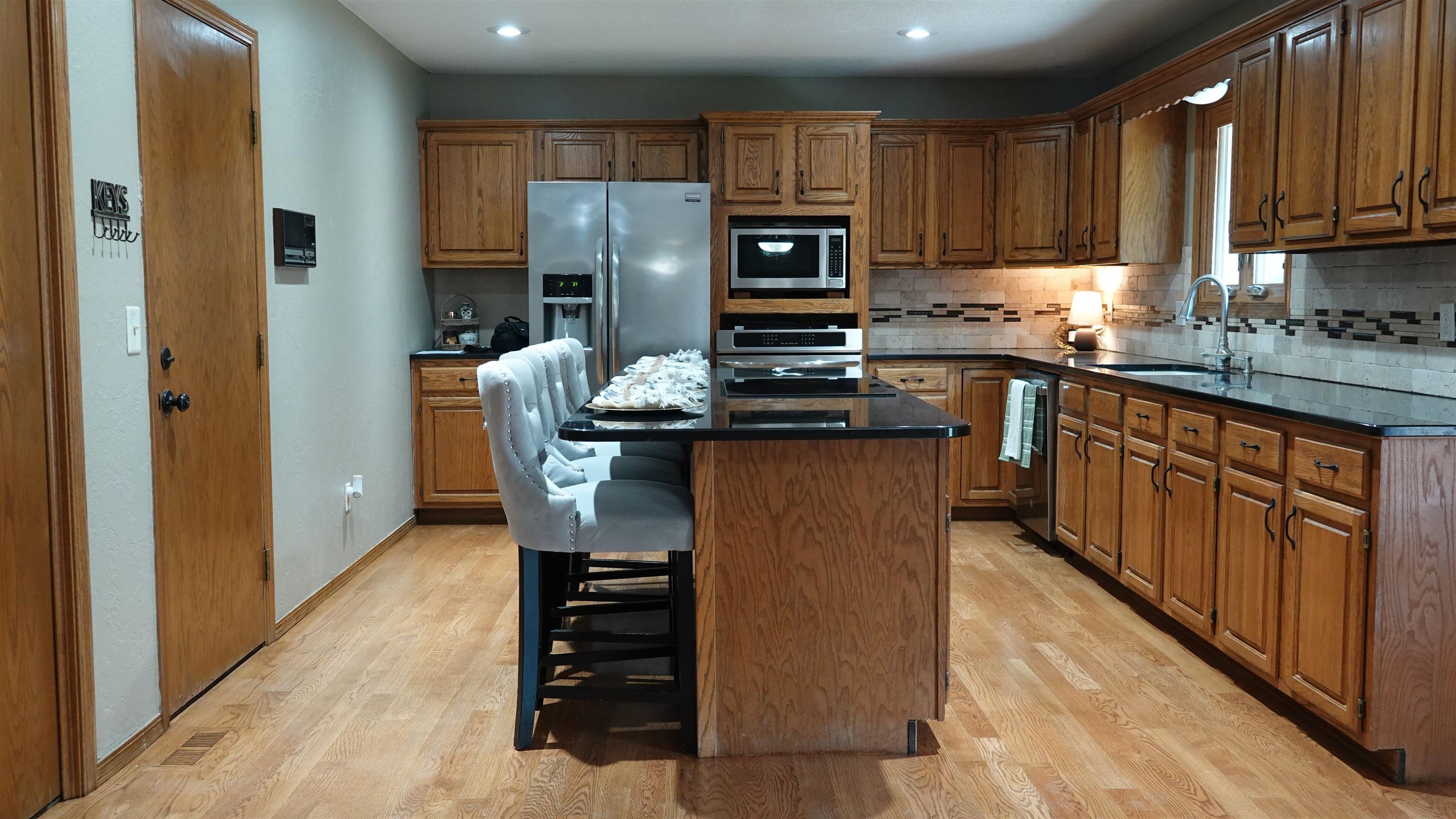1326 N Shefford Property Photo 7